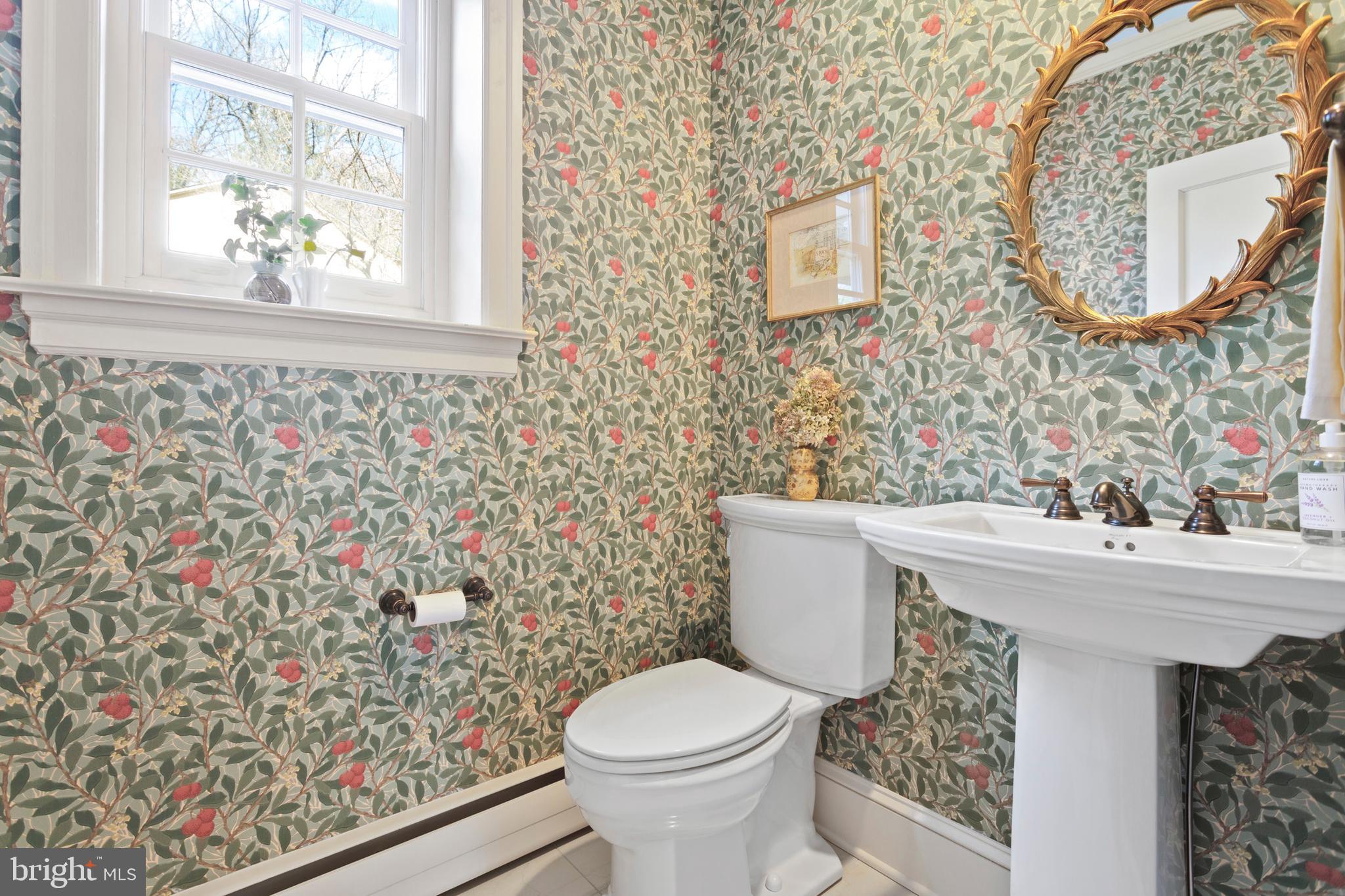 CHESTNUT HILL - Residential