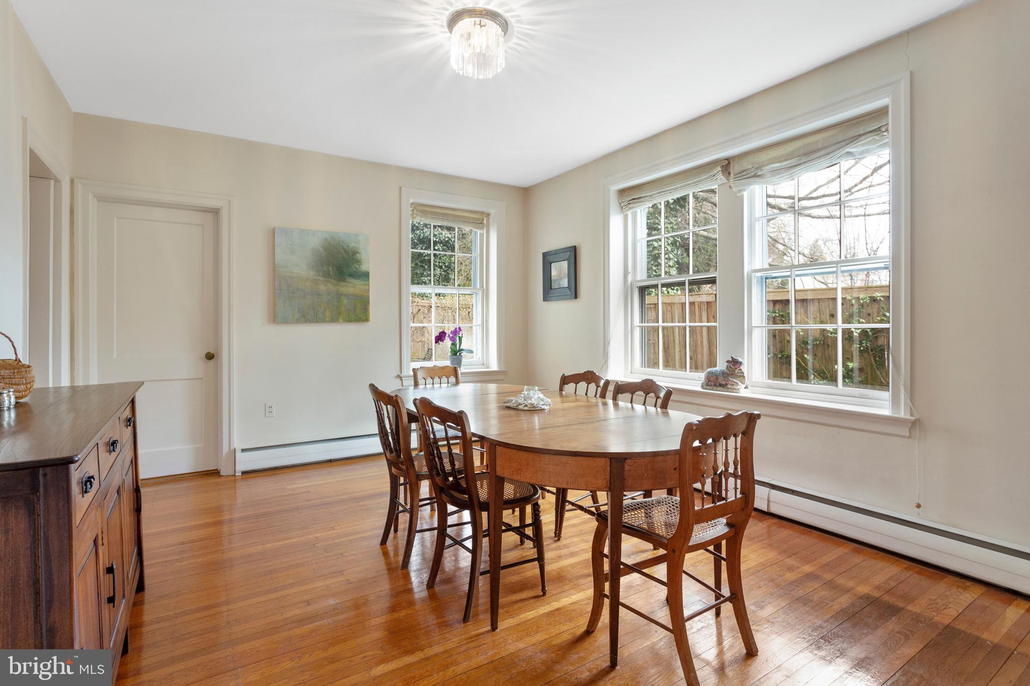 CHESTNUT HILL - Residential