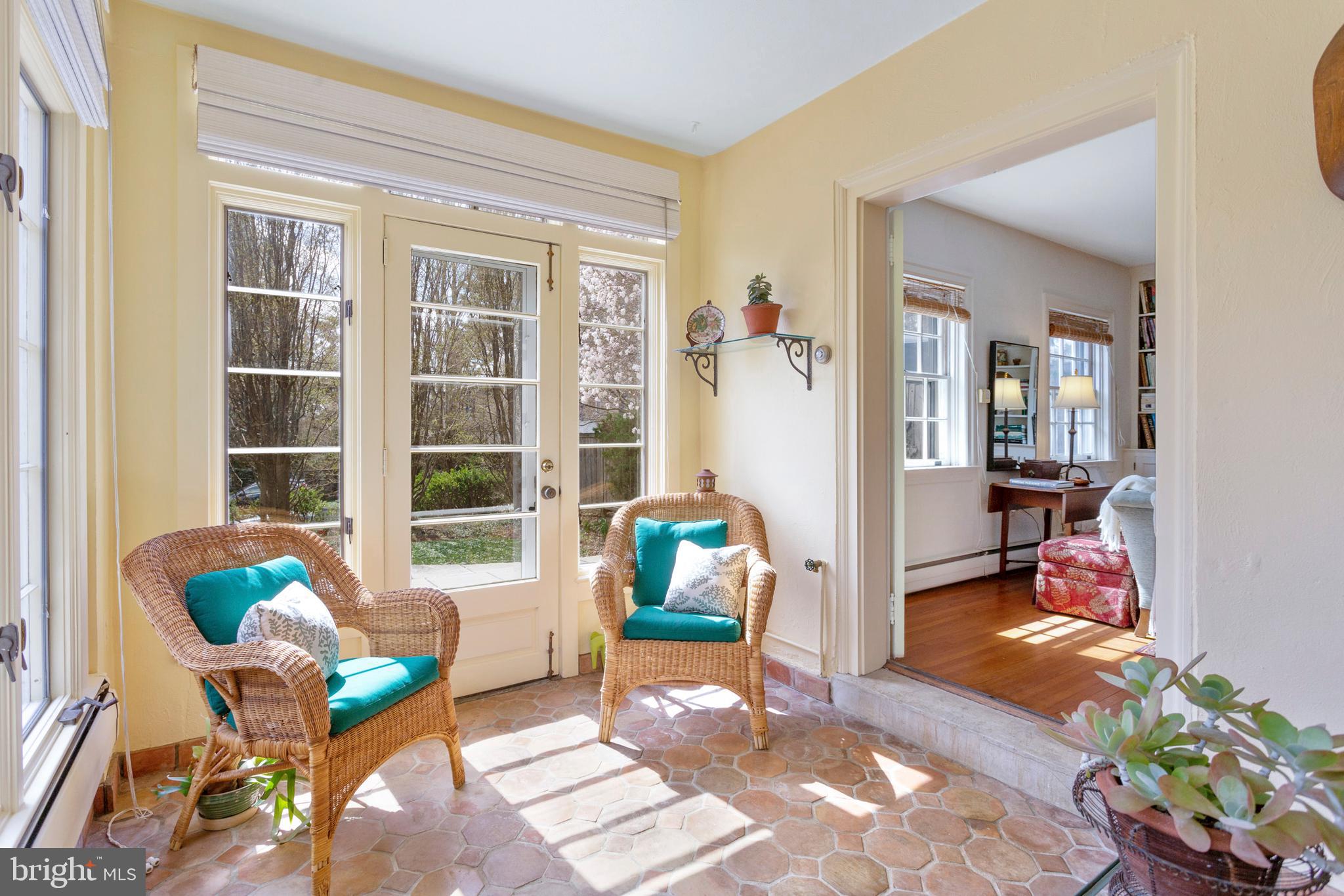 CHESTNUT HILL - Residential