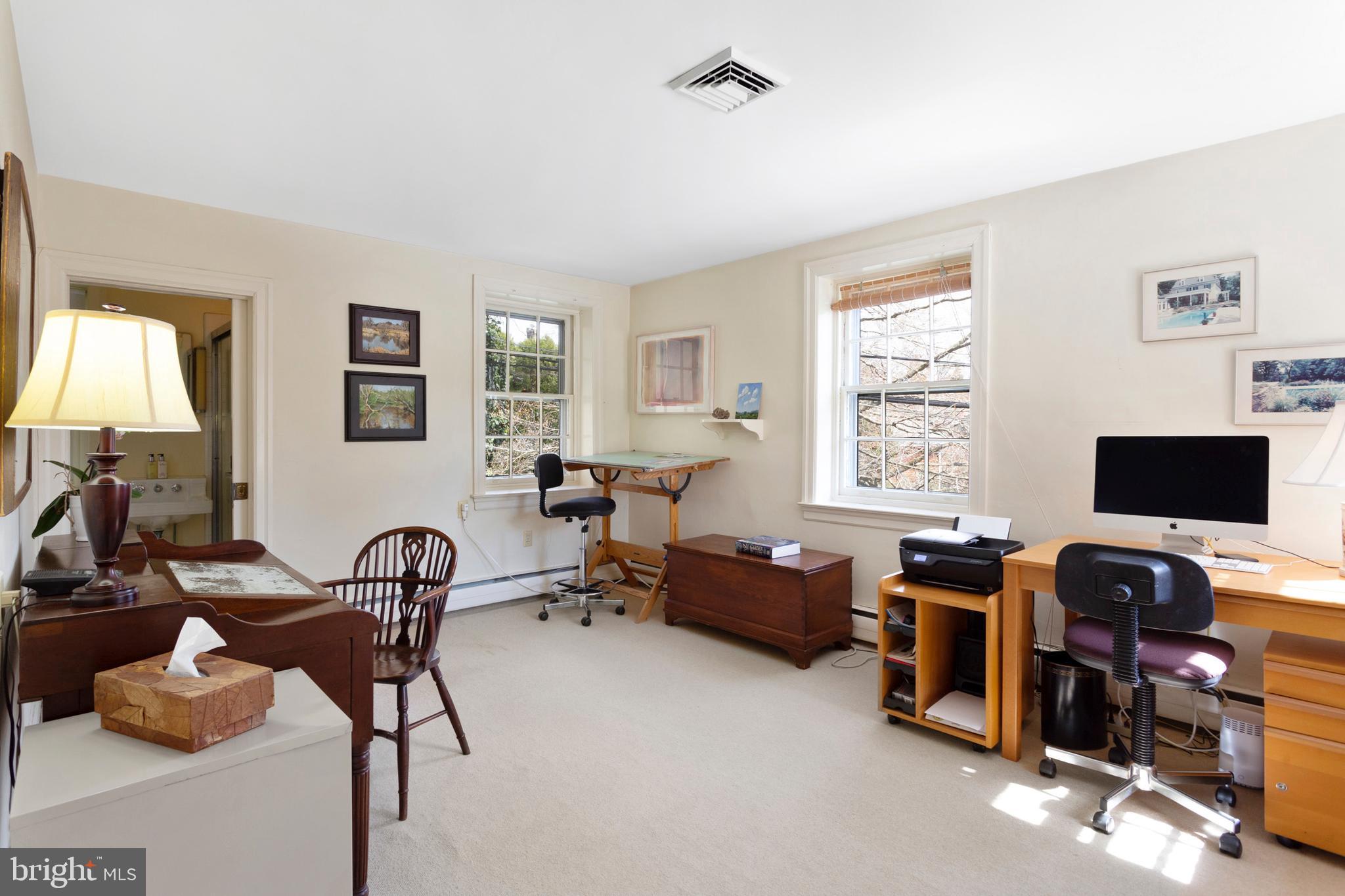 CHESTNUT HILL - Residential