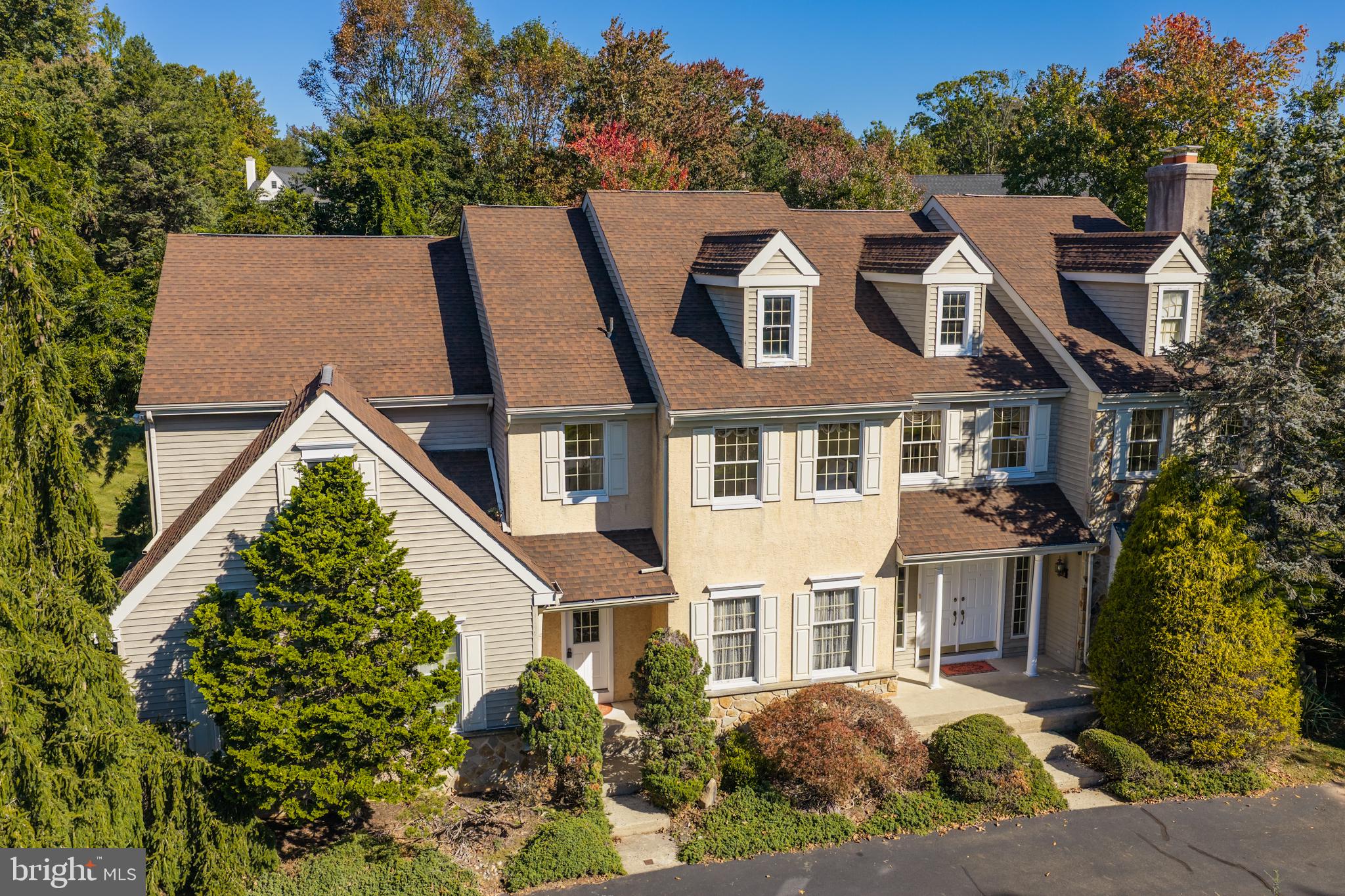 724 MEADOWCREEK CIRCLE