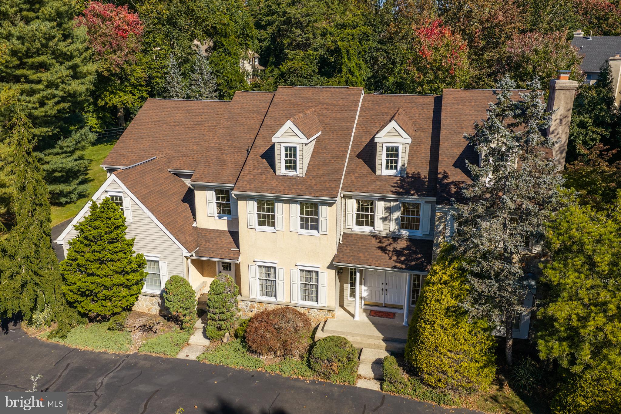 724 MEADOWCREEK CIRCLE