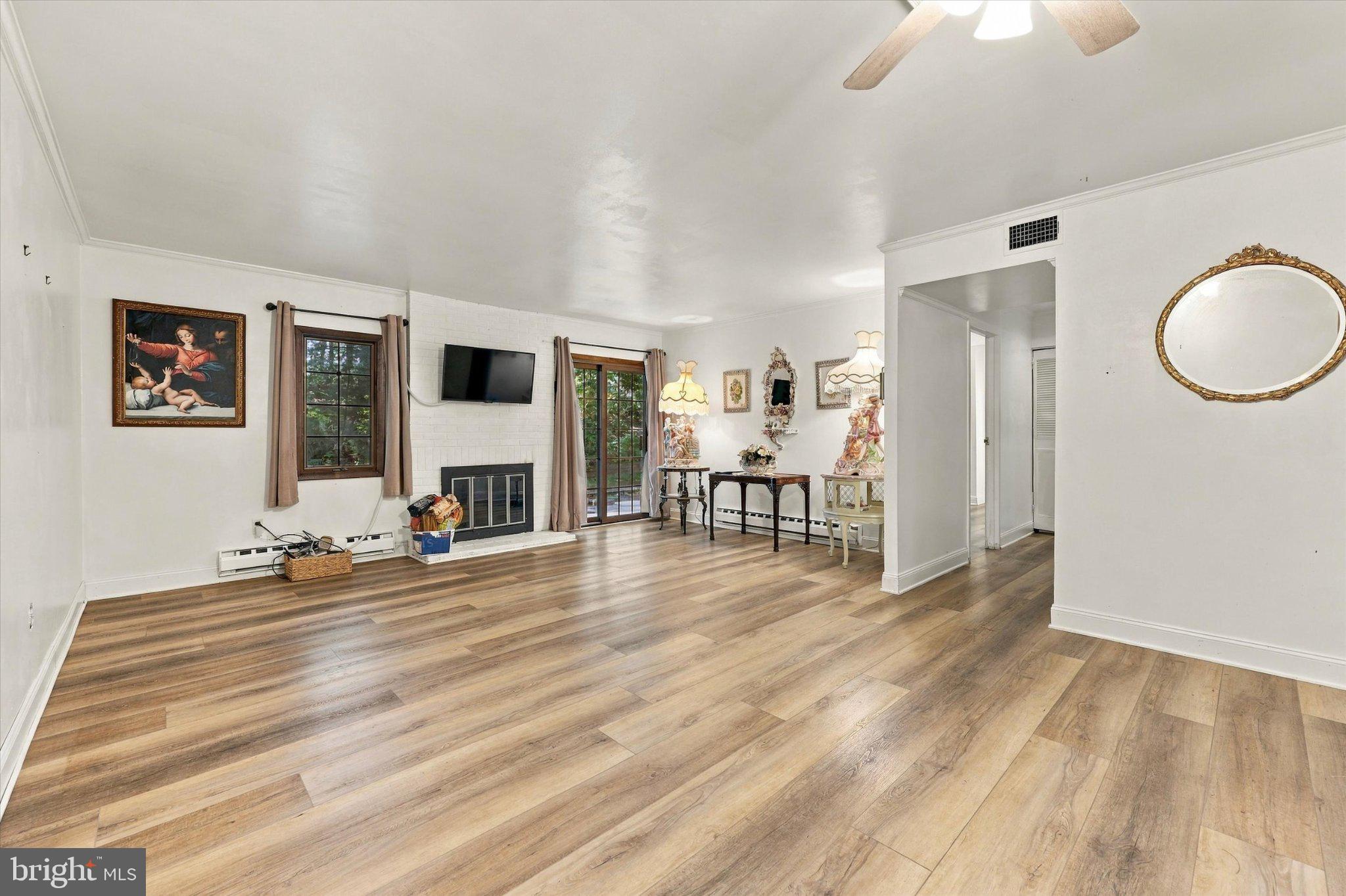 909 BROMLEY ESTATE