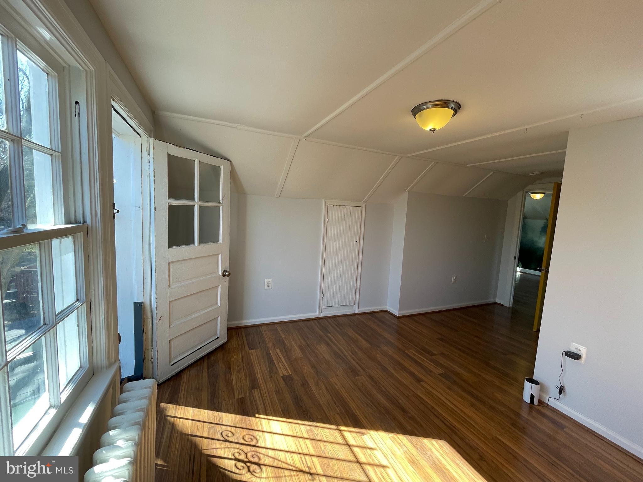 MOUNT RAINIER - Residential Lease