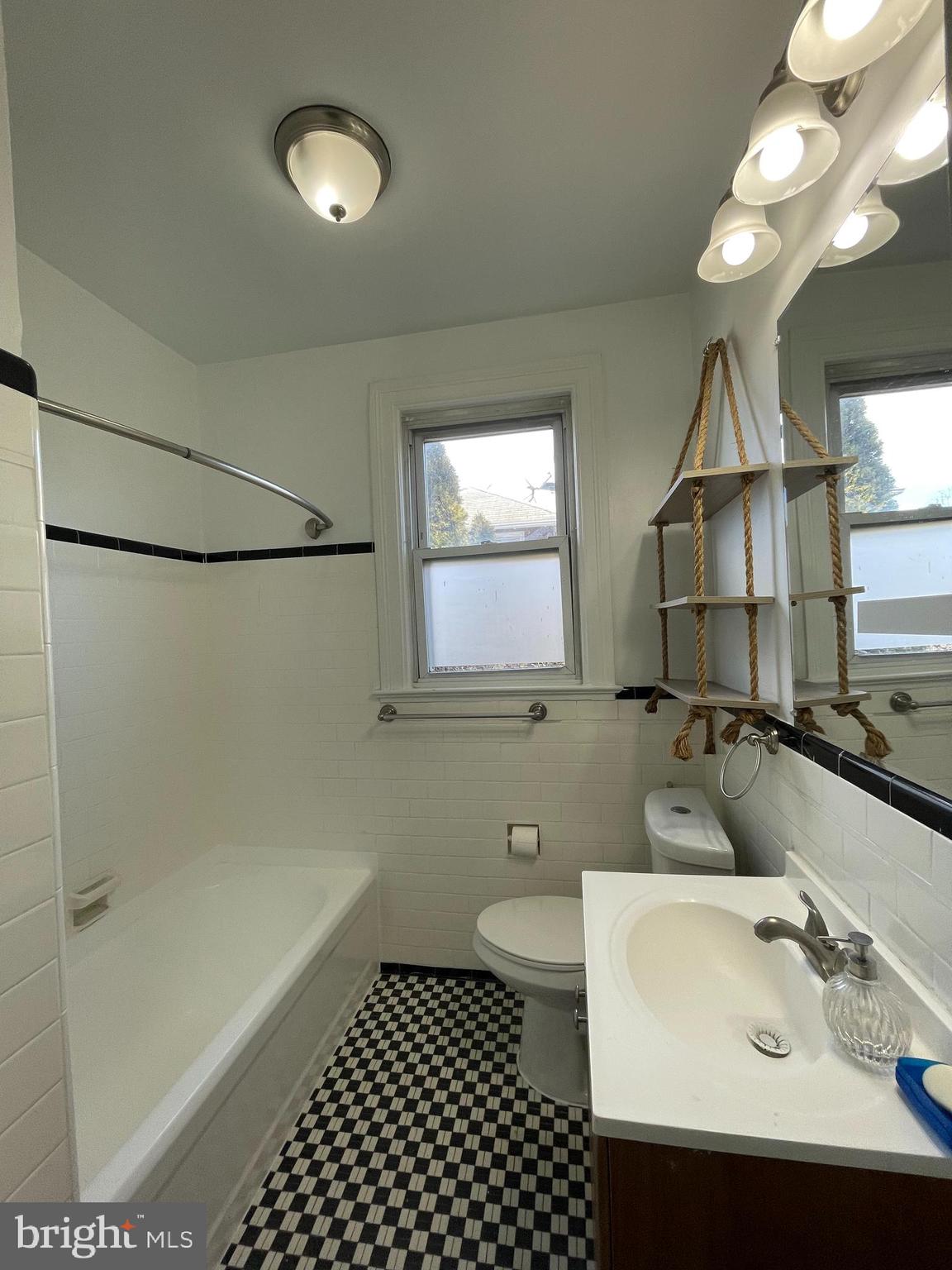 MOUNT RAINIER - Residential Lease