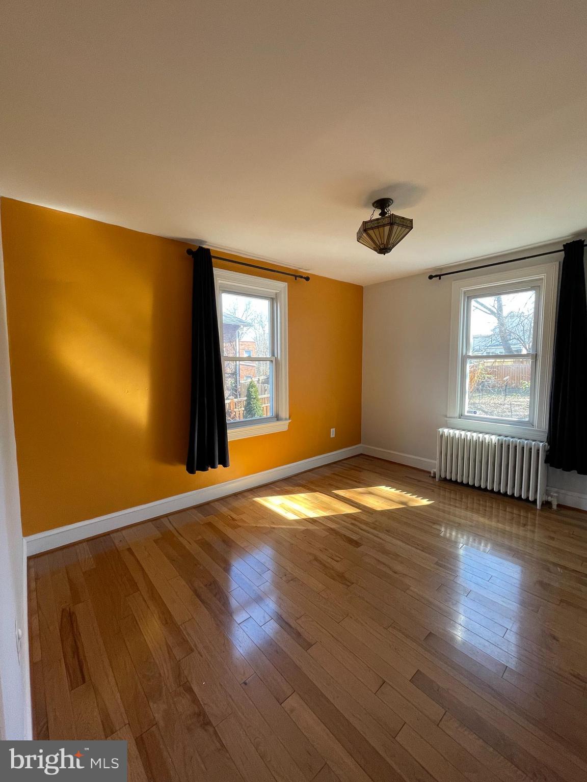 MOUNT RAINIER - Residential Lease