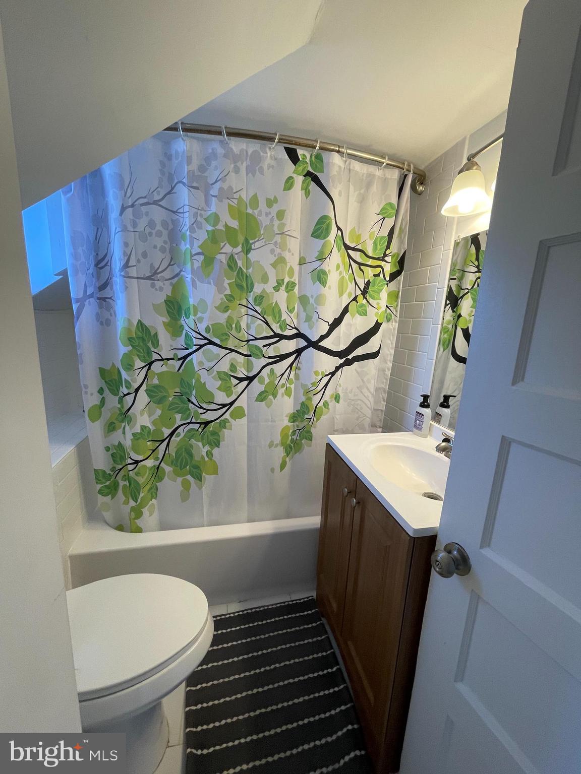 MOUNT RAINIER - Residential Lease