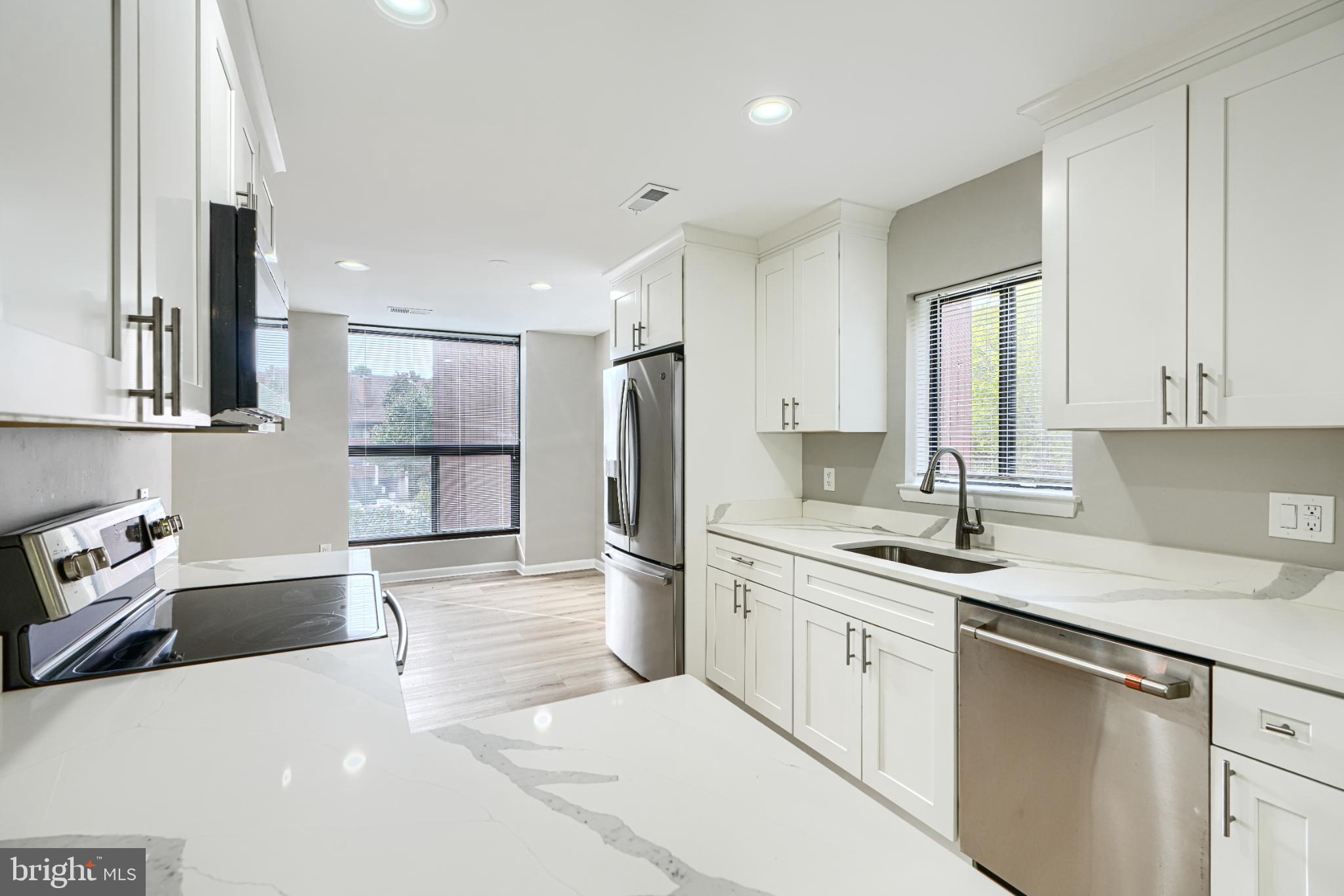 TOWN CENTER - Residential Lease