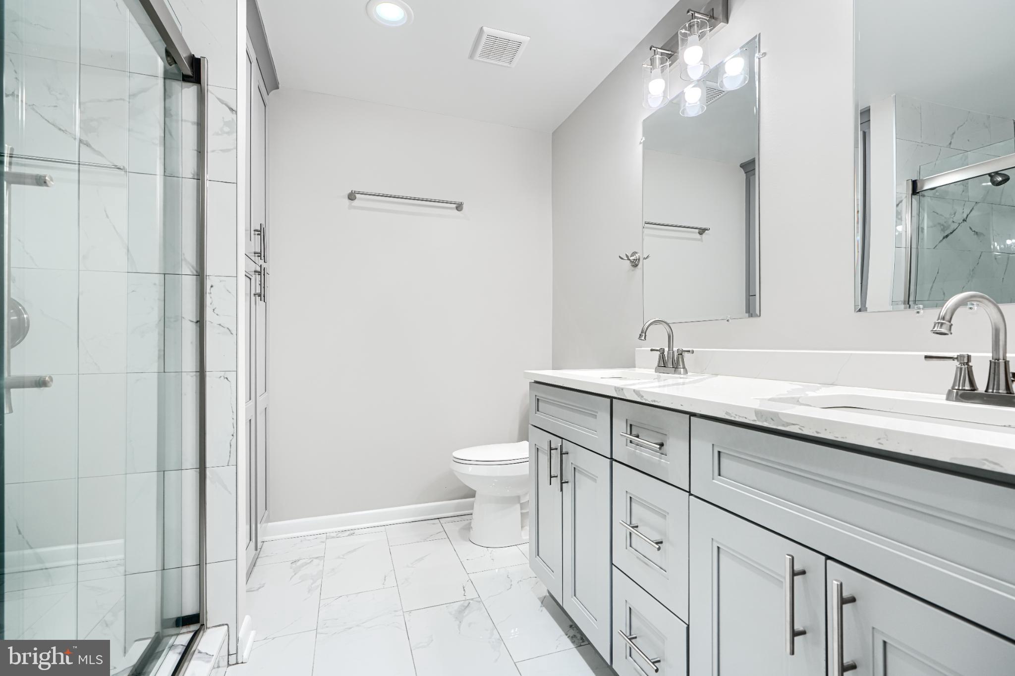 TOWN CENTER - Residential Lease