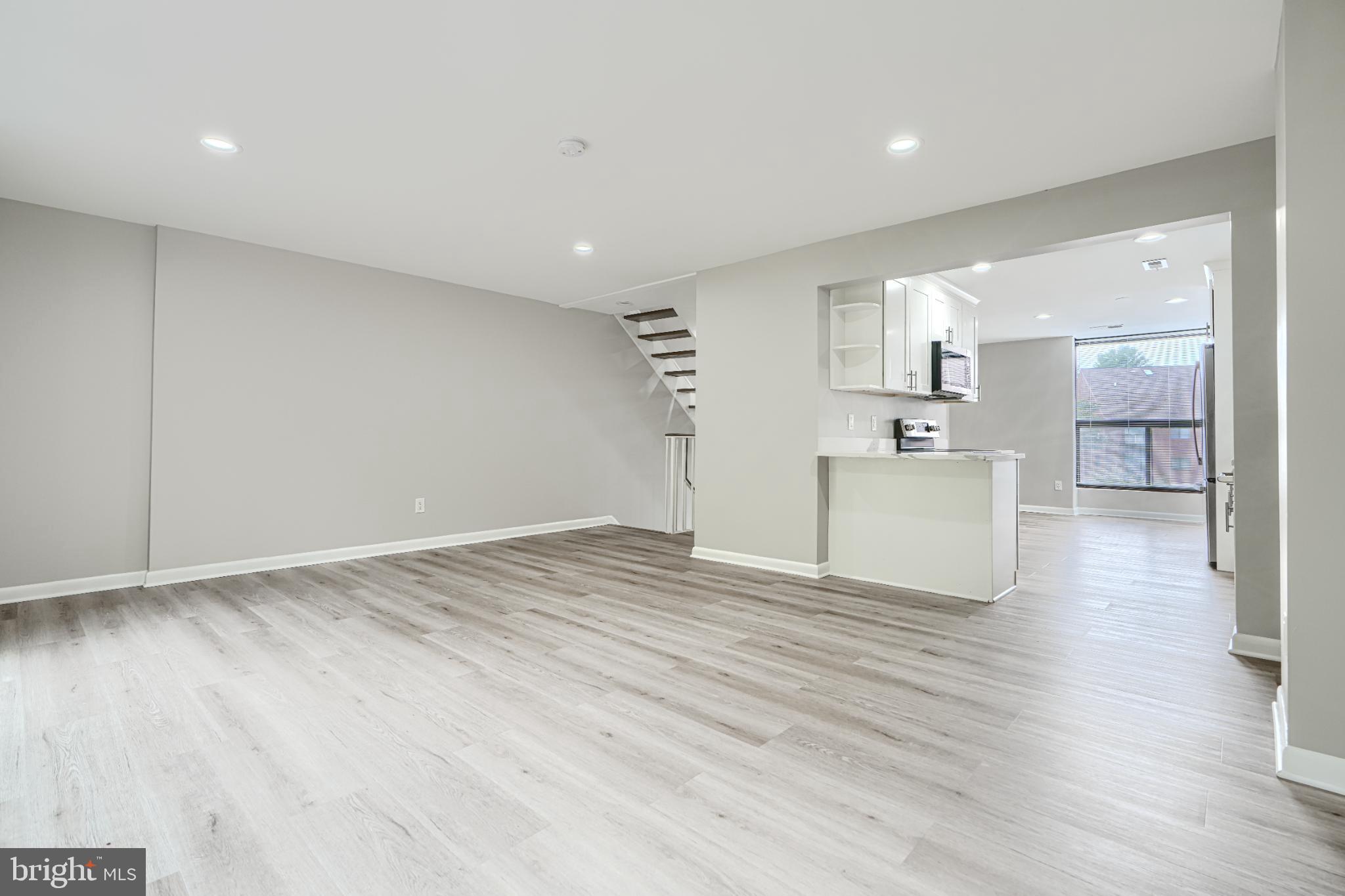 TOWN CENTER - Residential Lease