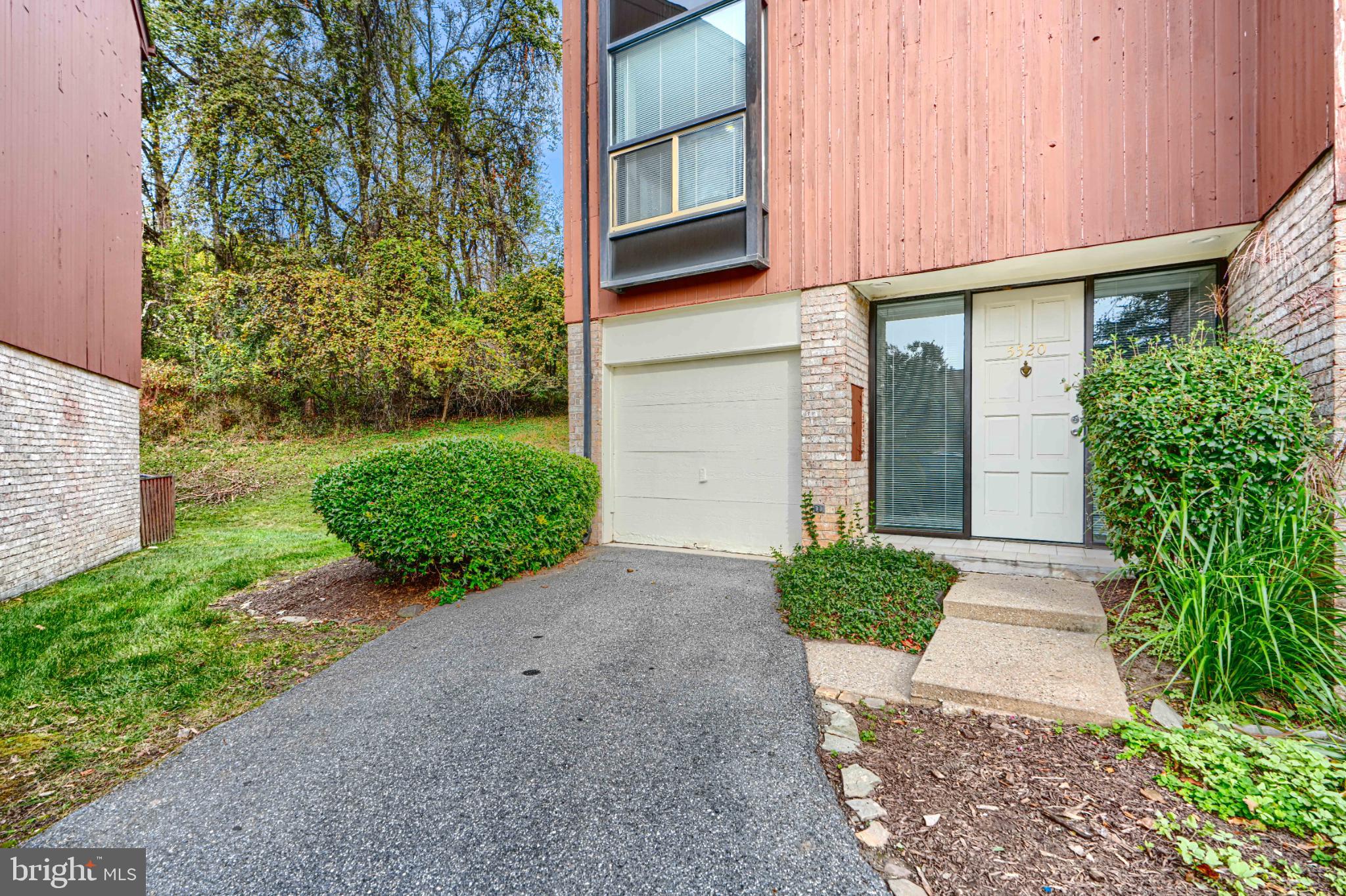 TOWN CENTER - Residential Lease