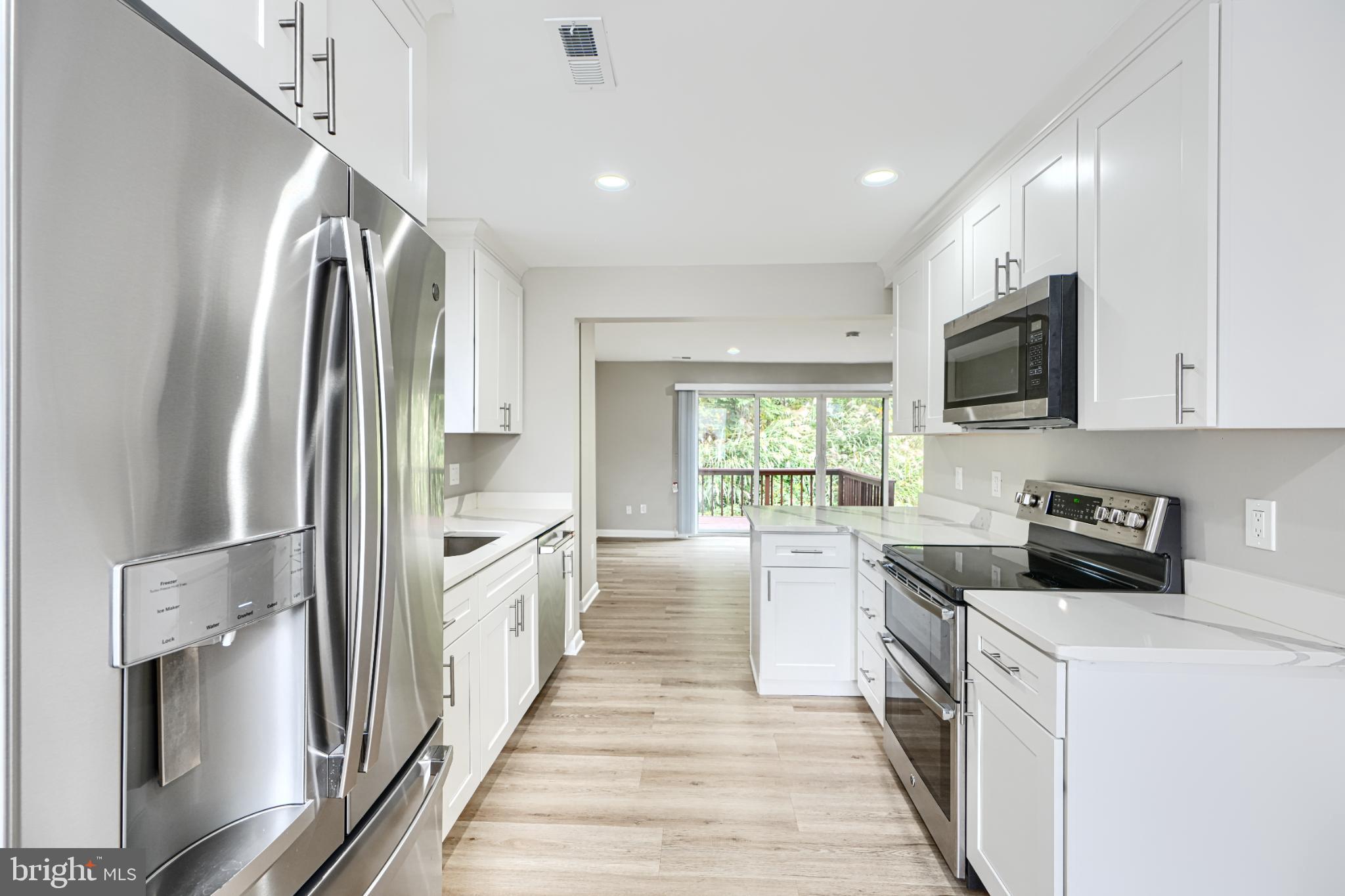 TOWN CENTER - Residential Lease