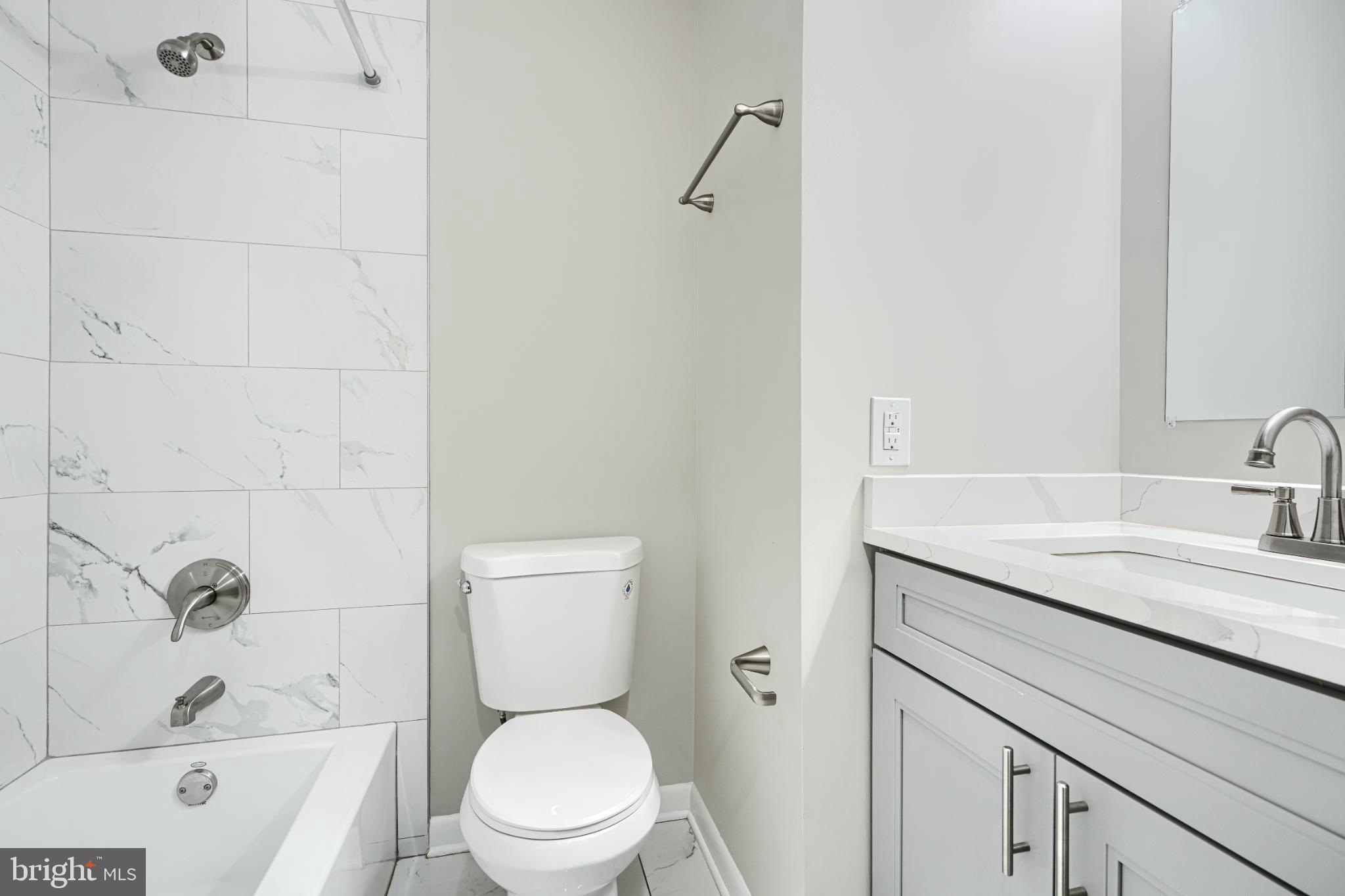 TOWN CENTER - Residential Lease