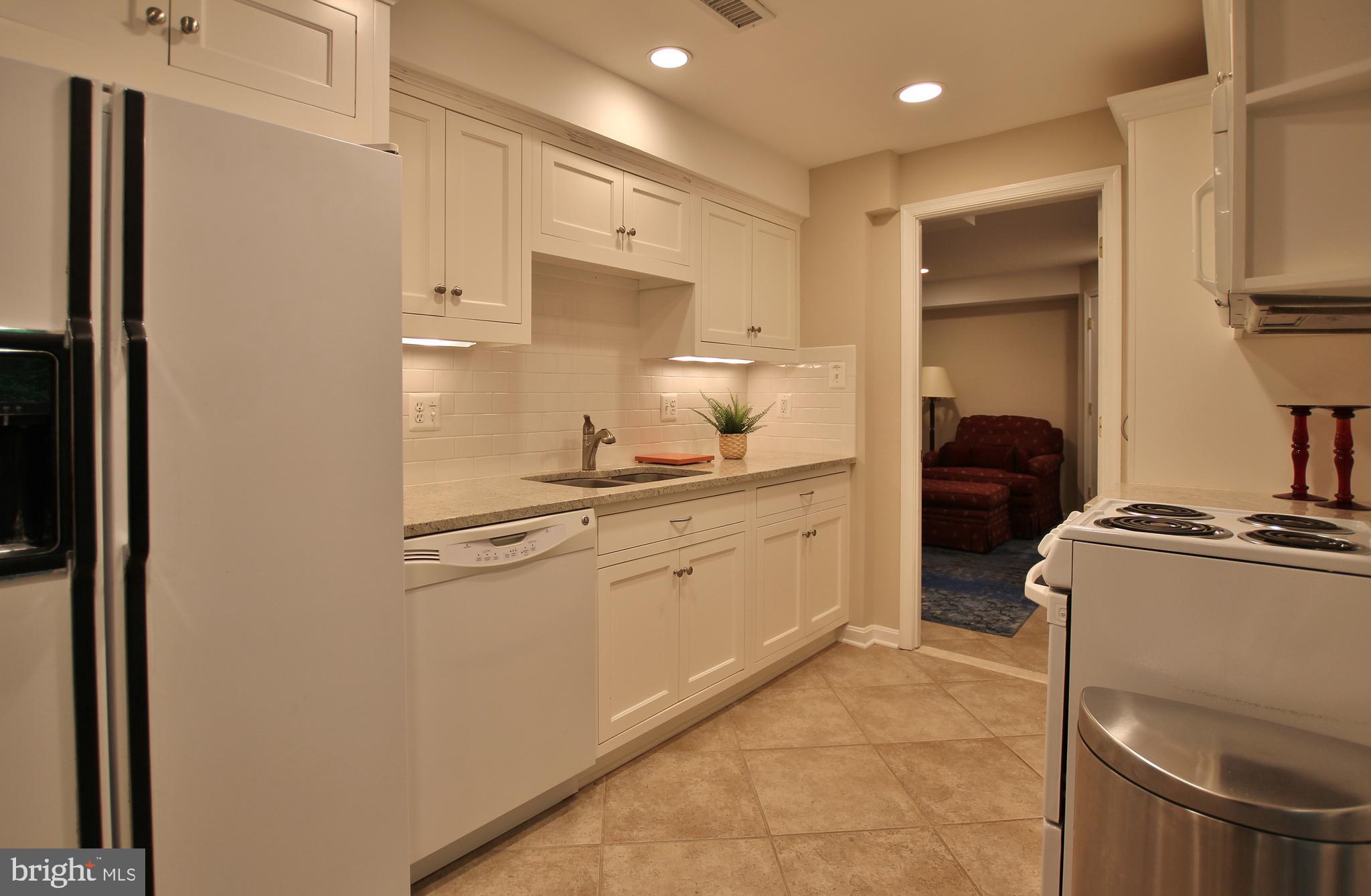 BROYHILL FOREST - Residential