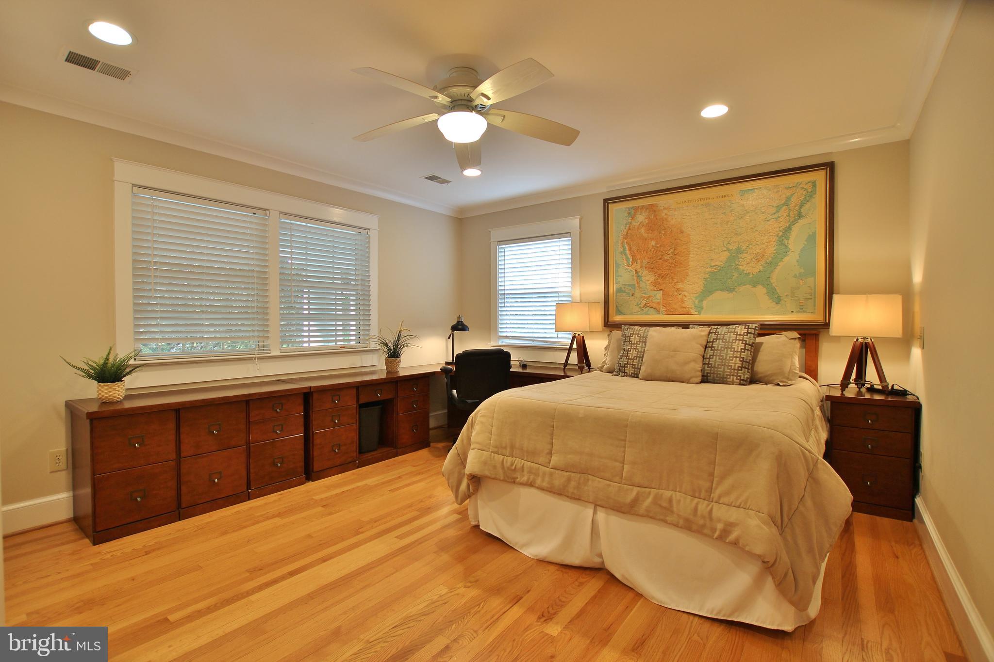 BROYHILL FOREST - Residential