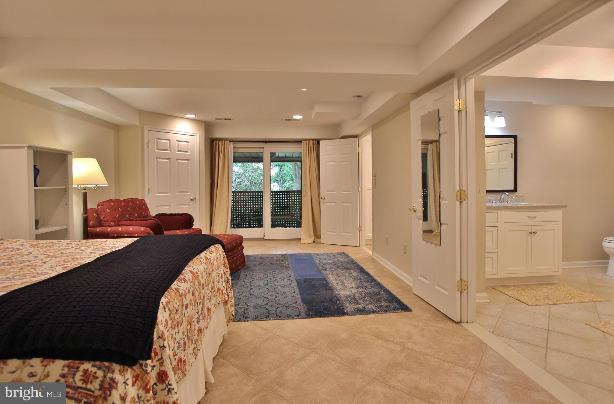 BROYHILL FOREST - Residential