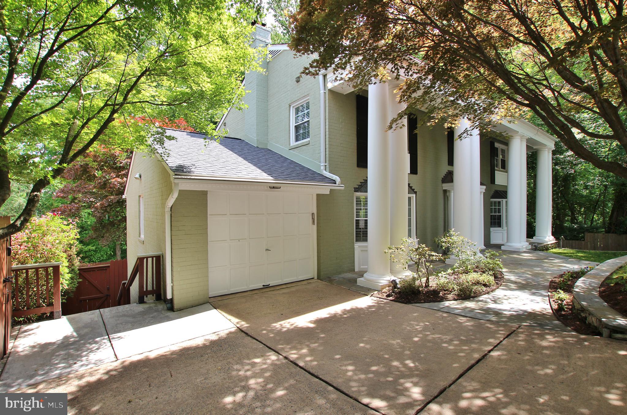 BROYHILL FOREST - Residential