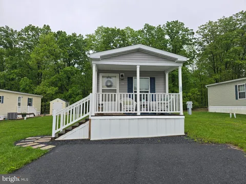 37 Meadowview Drive, New Bloomfield, PA 17068 - MLS#: PAPY2007374