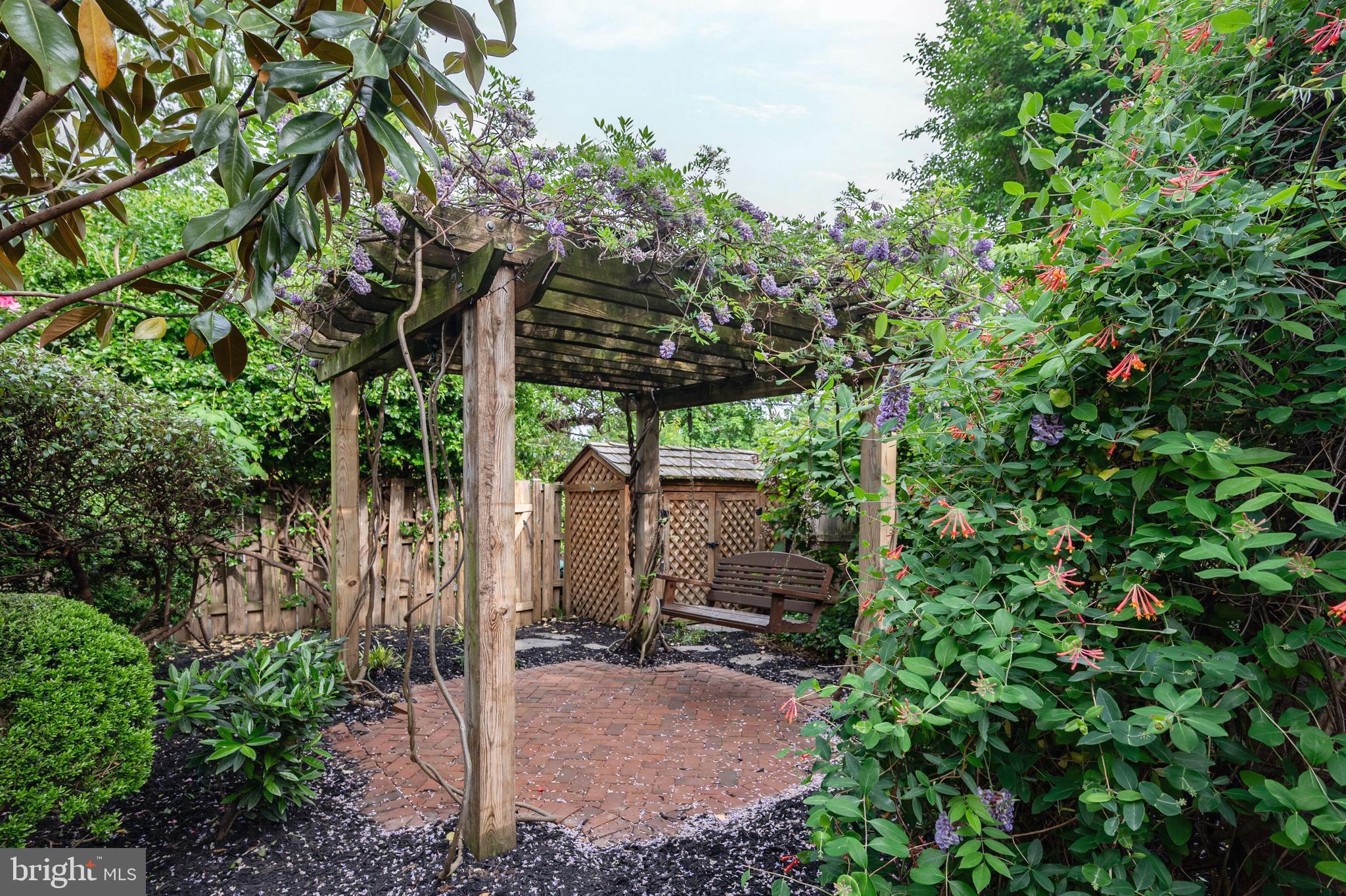 YATES GARDENS - Residential