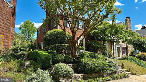 Photo of 922 S Saint Asaph Street, ALEXANDRIA, VA 22314 (MLS # VAAX2059314)