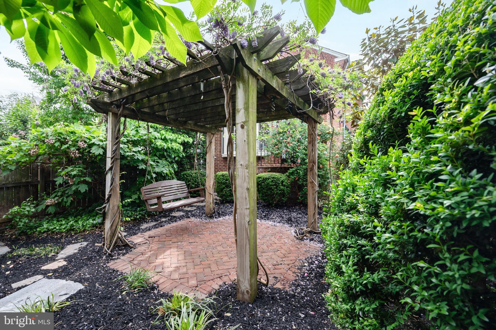 YATES GARDENS - Residential
