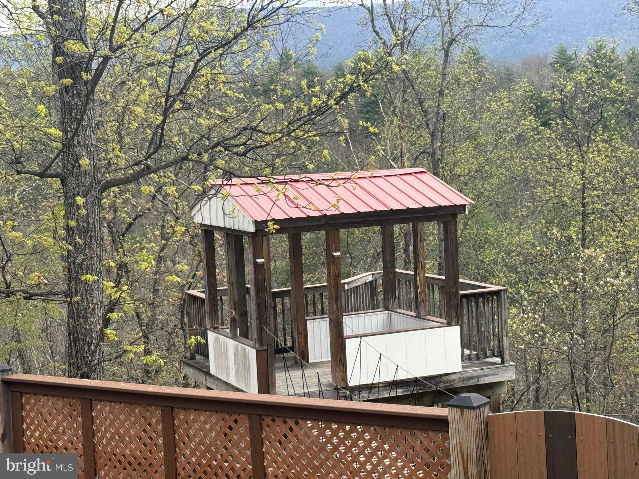 CEDAR RUN - Land
