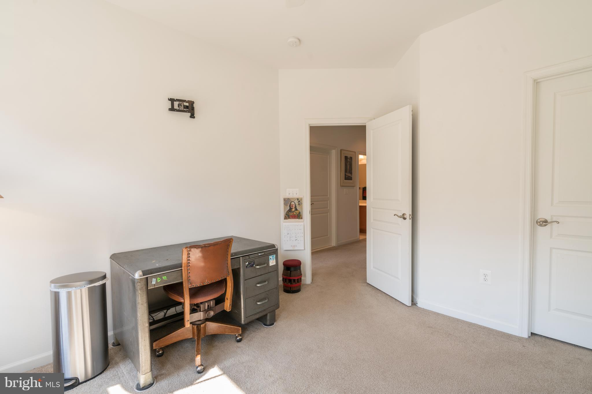 COLES RUN MANOR - Residential