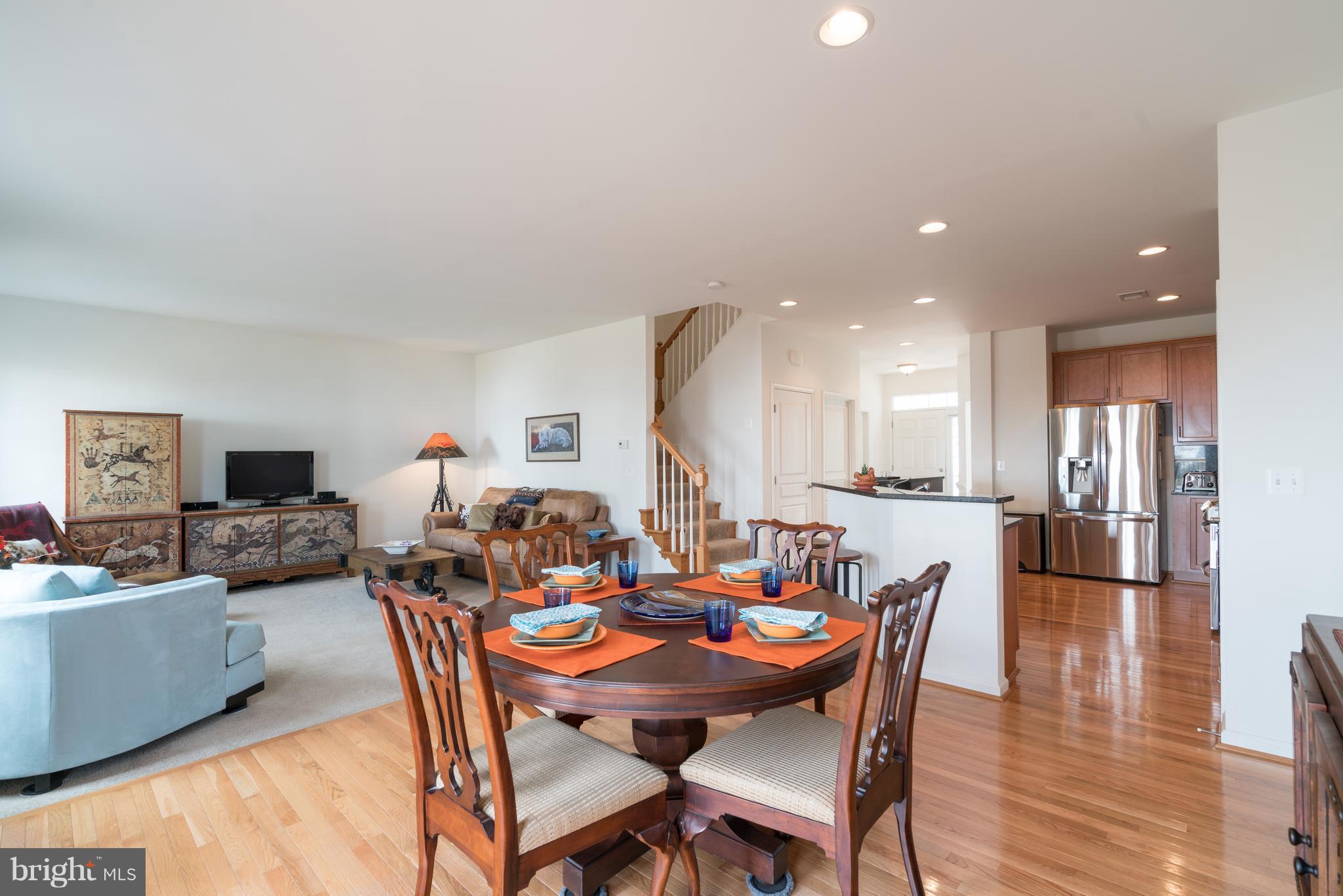 COLES RUN MANOR - Residential