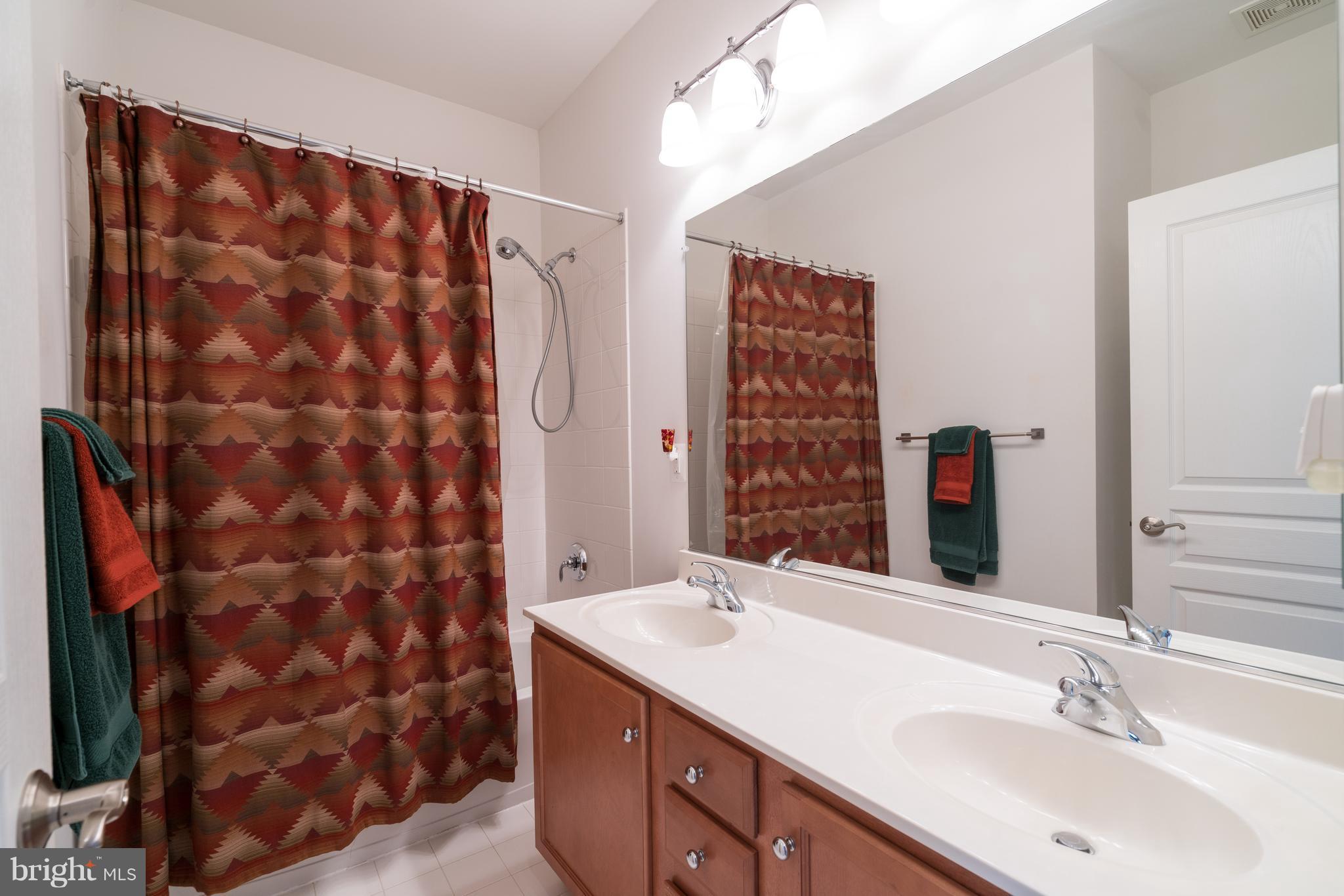 COLES RUN MANOR - Residential