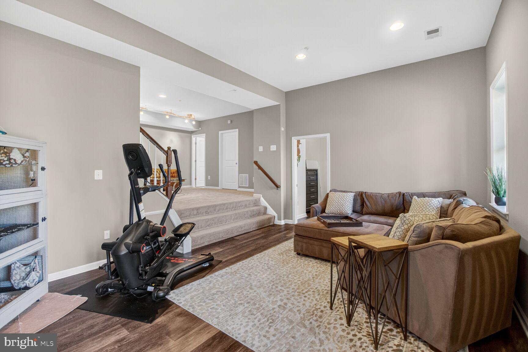 MAPLE LAWN - Residential