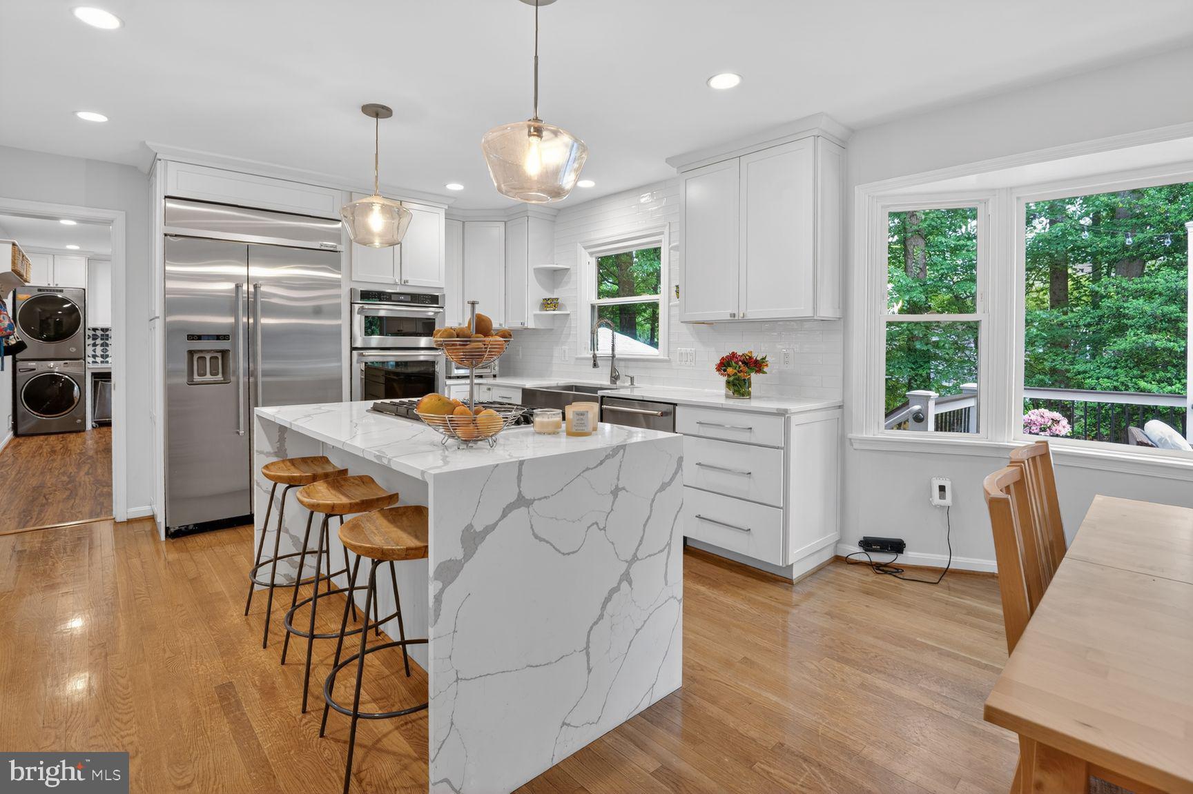 MCLEAN KNOLLS - Residential