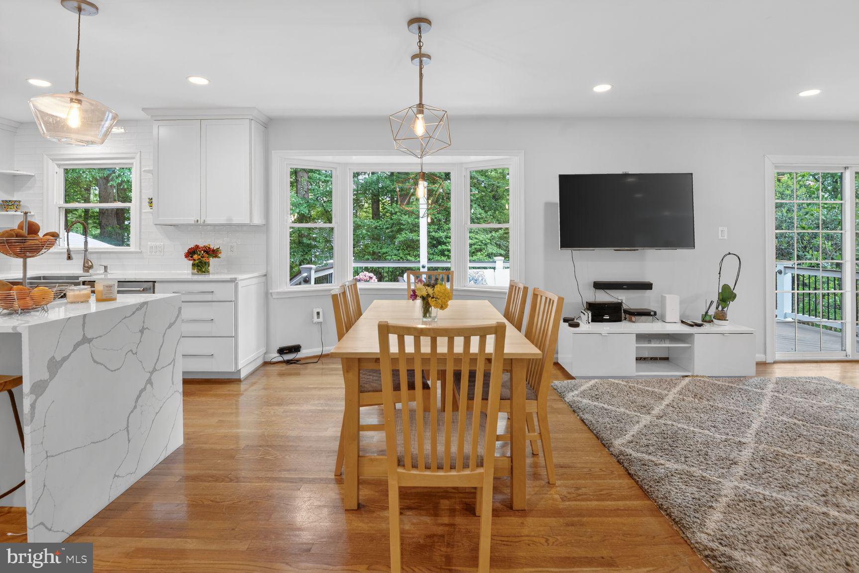 MCLEAN KNOLLS - Residential