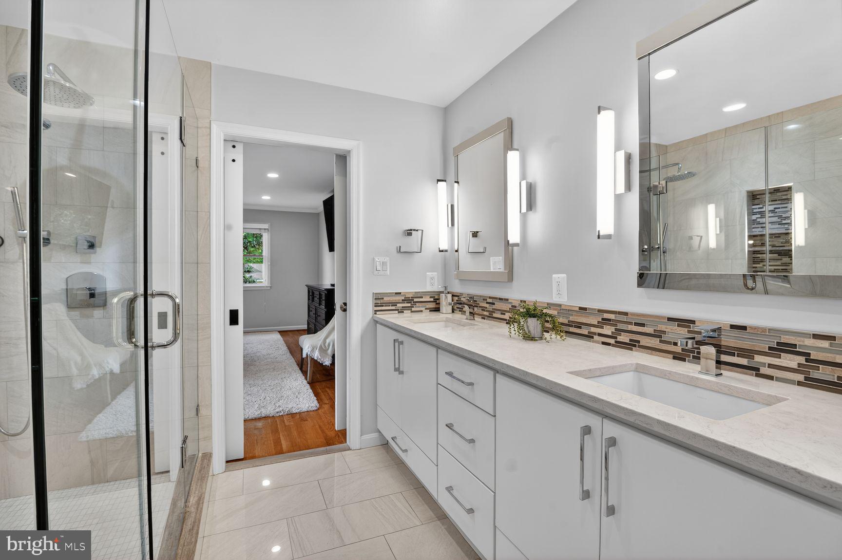 MCLEAN KNOLLS - Residential