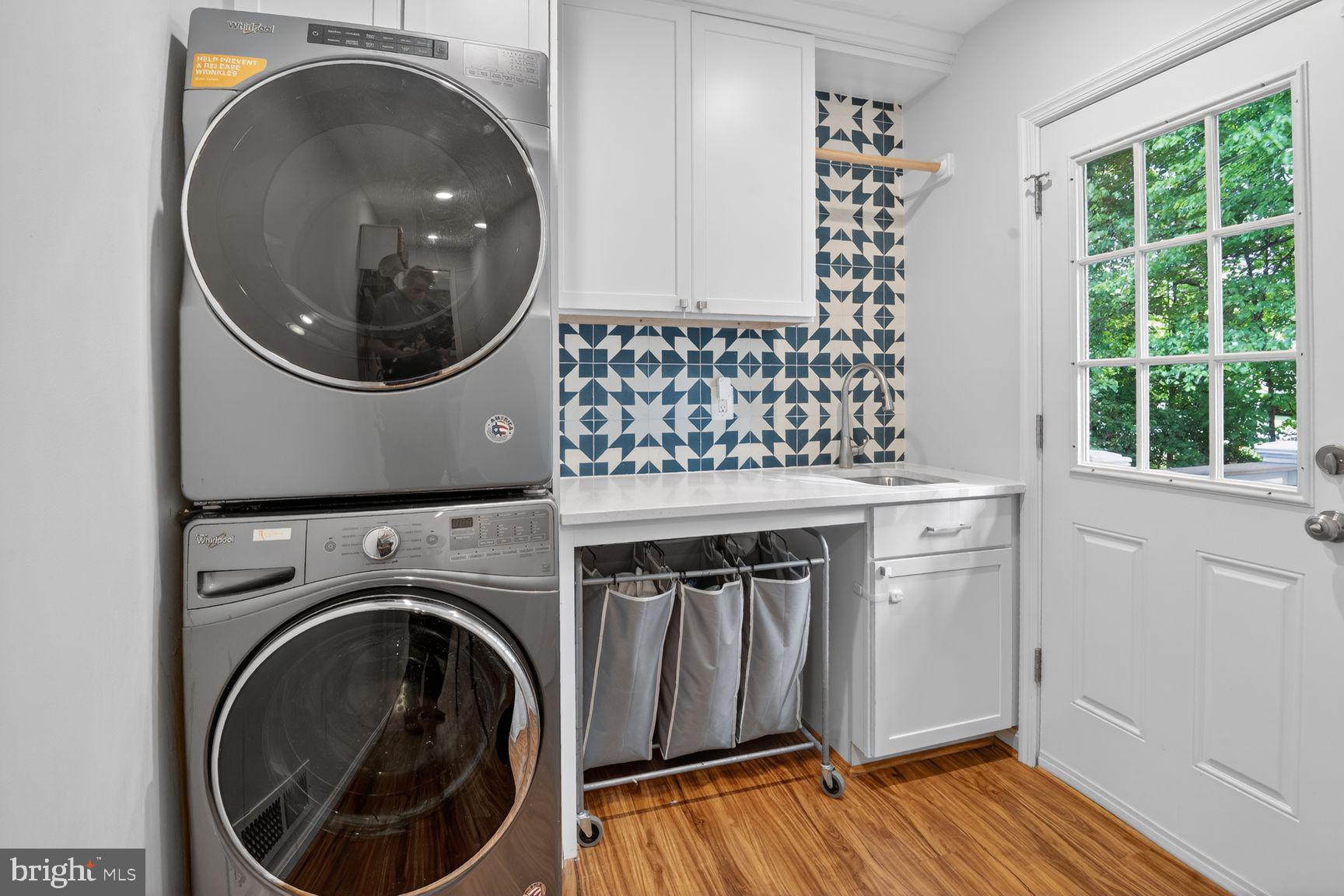 MCLEAN KNOLLS - Residential