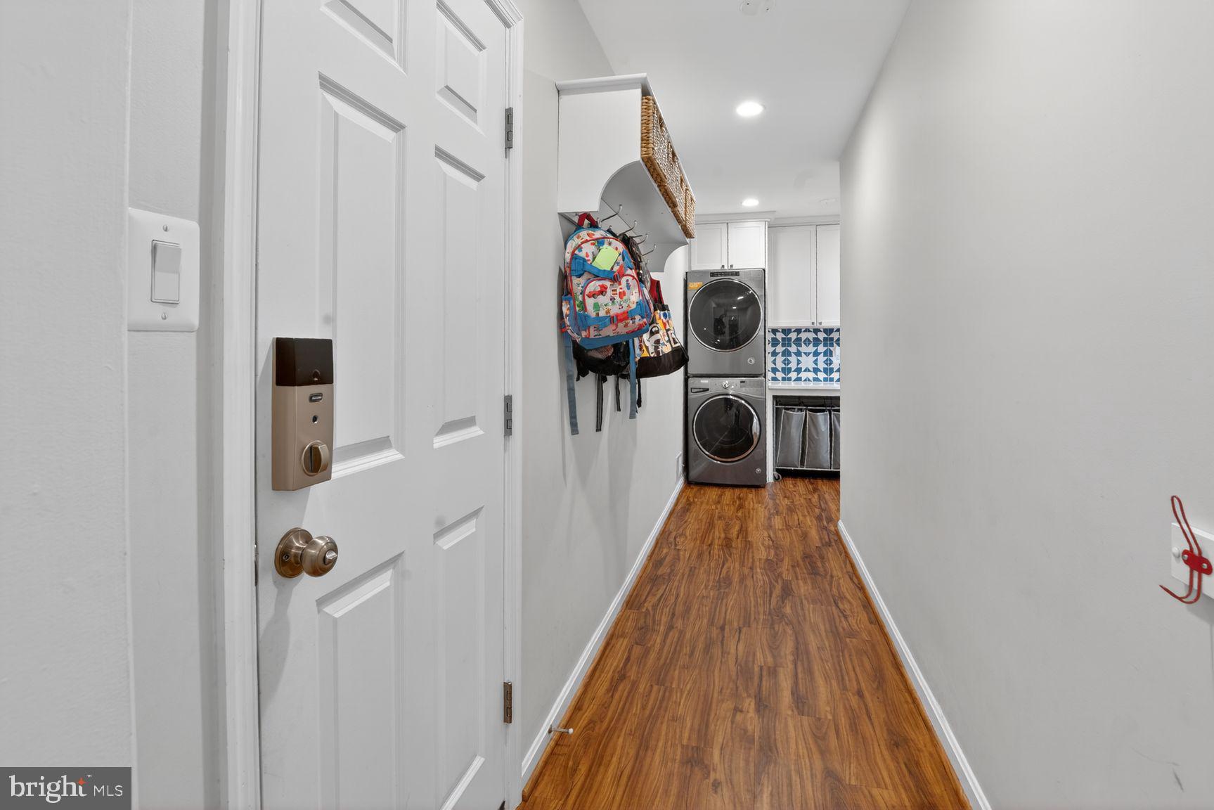 MCLEAN KNOLLS - Residential