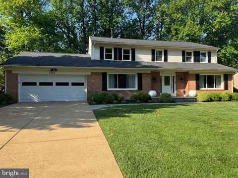 Photo of 7303 Yates Court, MCLEAN, VA 22101 (MLS # VAFX2306538)