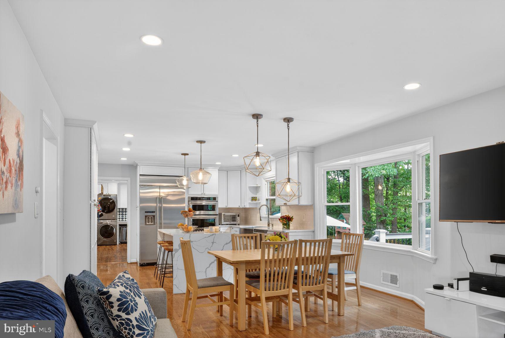 MCLEAN KNOLLS - Residential
