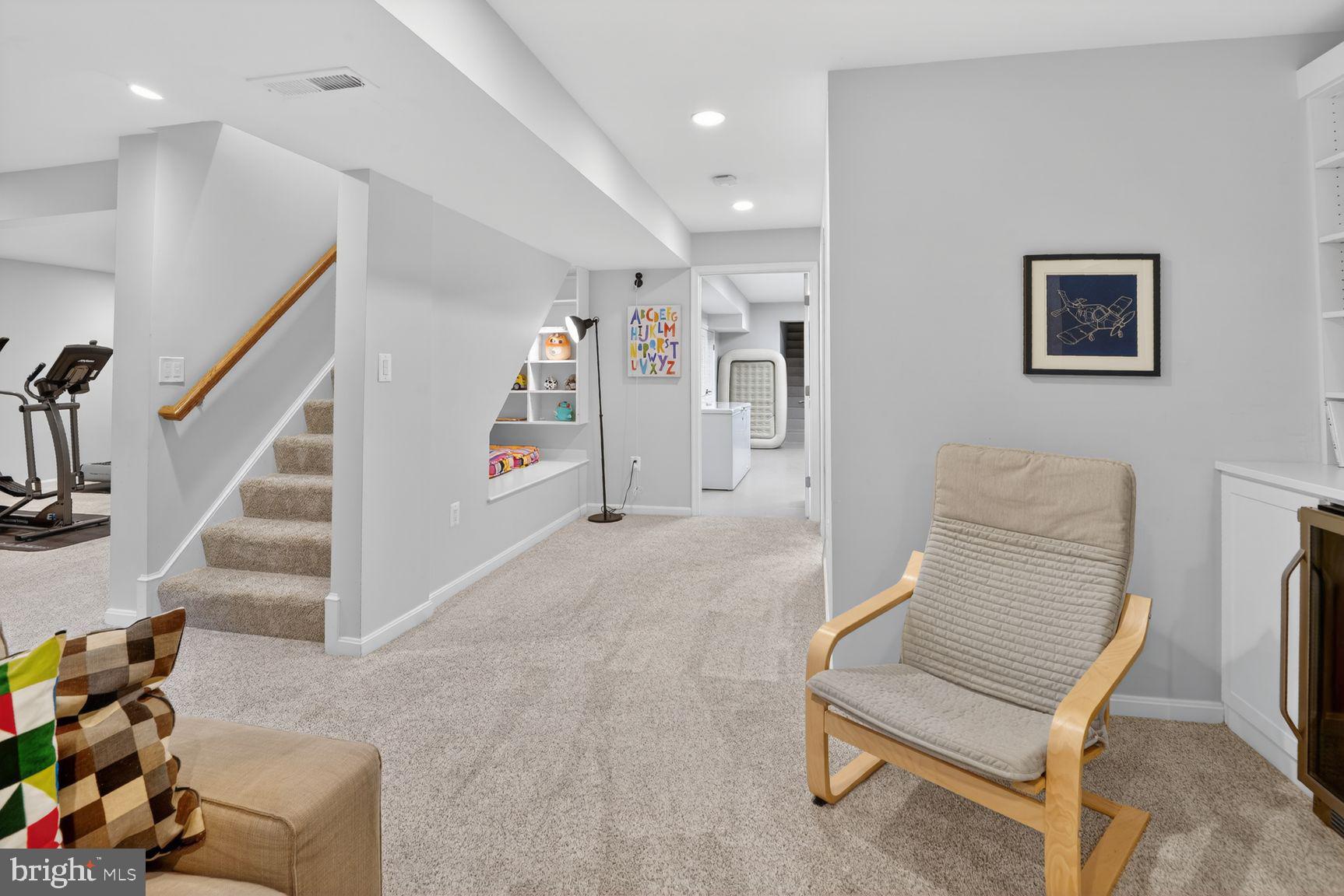 MCLEAN KNOLLS - Residential
