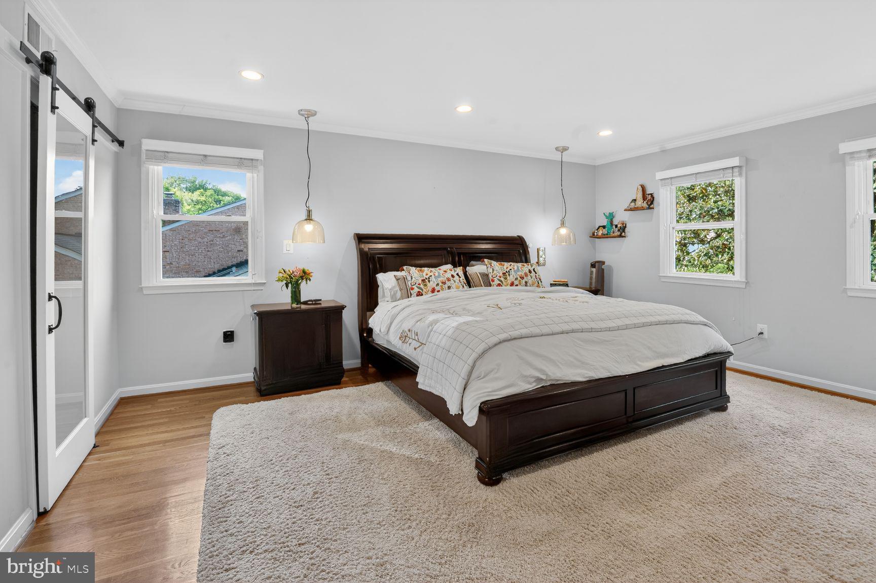 MCLEAN KNOLLS - Residential
