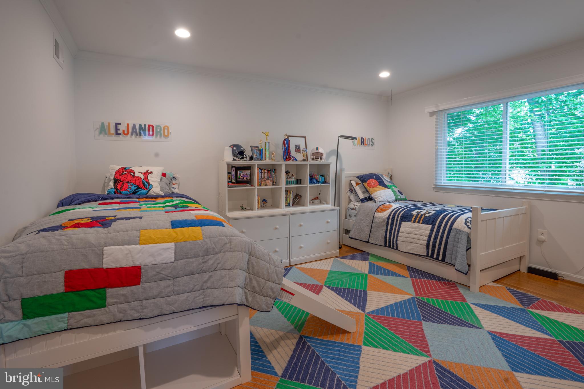 MCLEAN KNOLLS - Residential