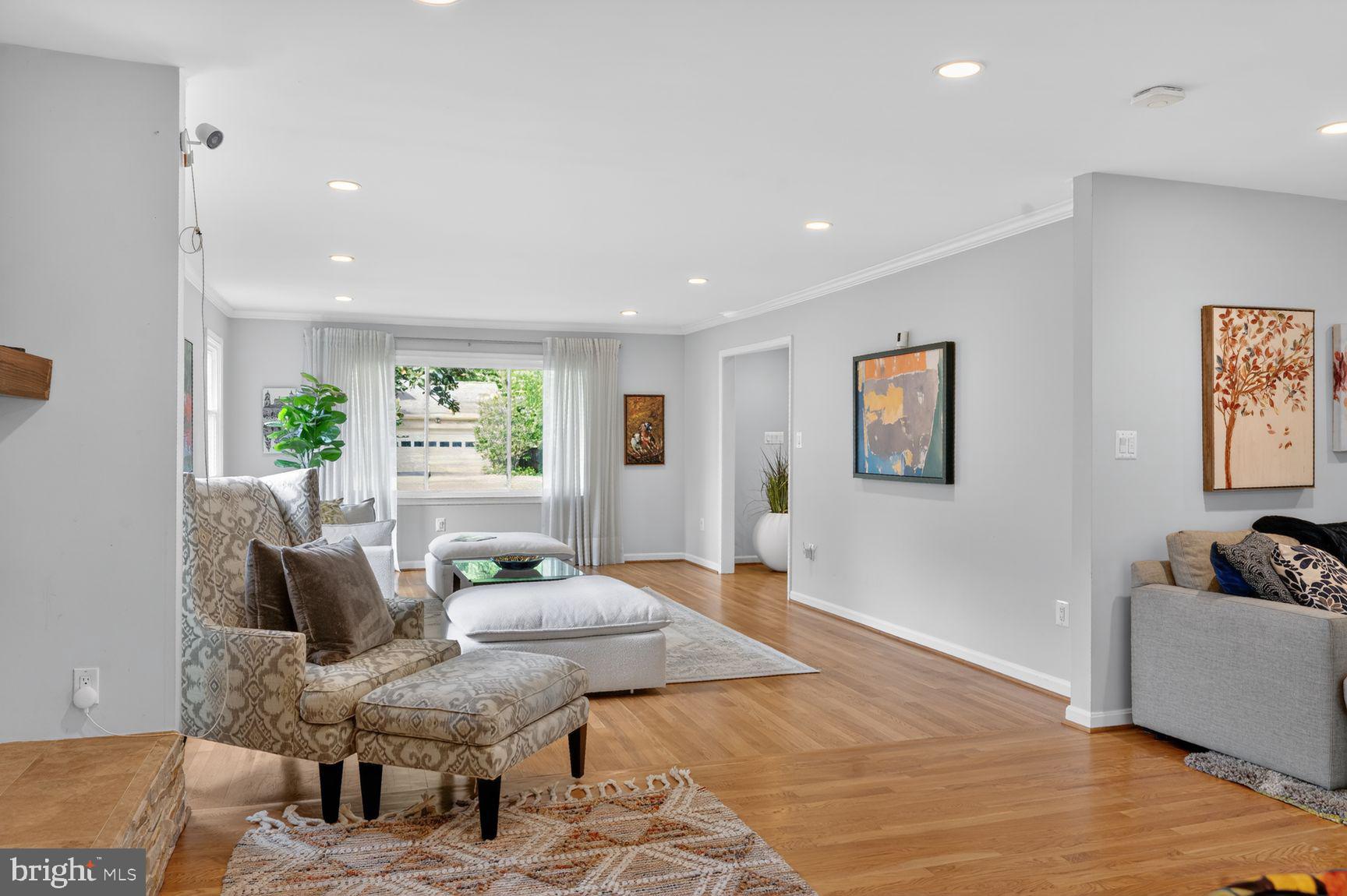 MCLEAN KNOLLS - Residential