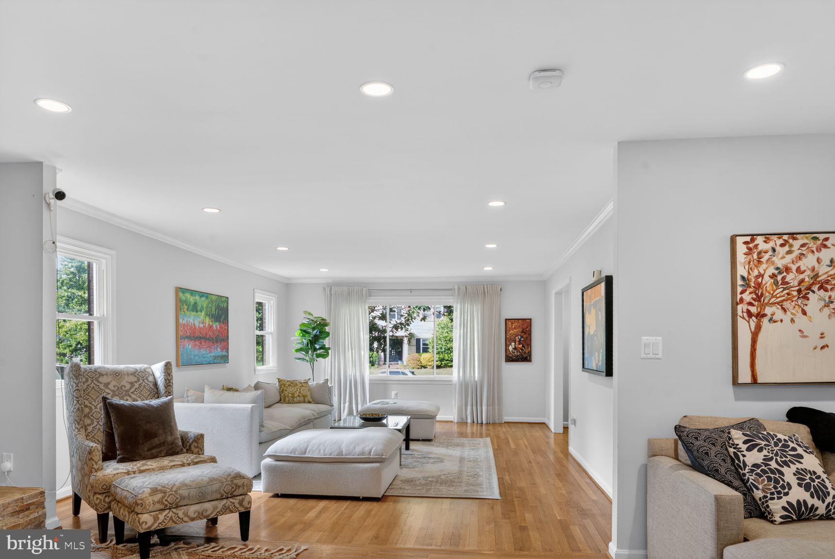 MCLEAN KNOLLS - Residential