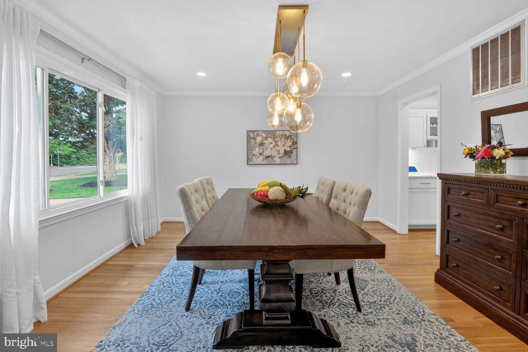 MCLEAN KNOLLS - Residential