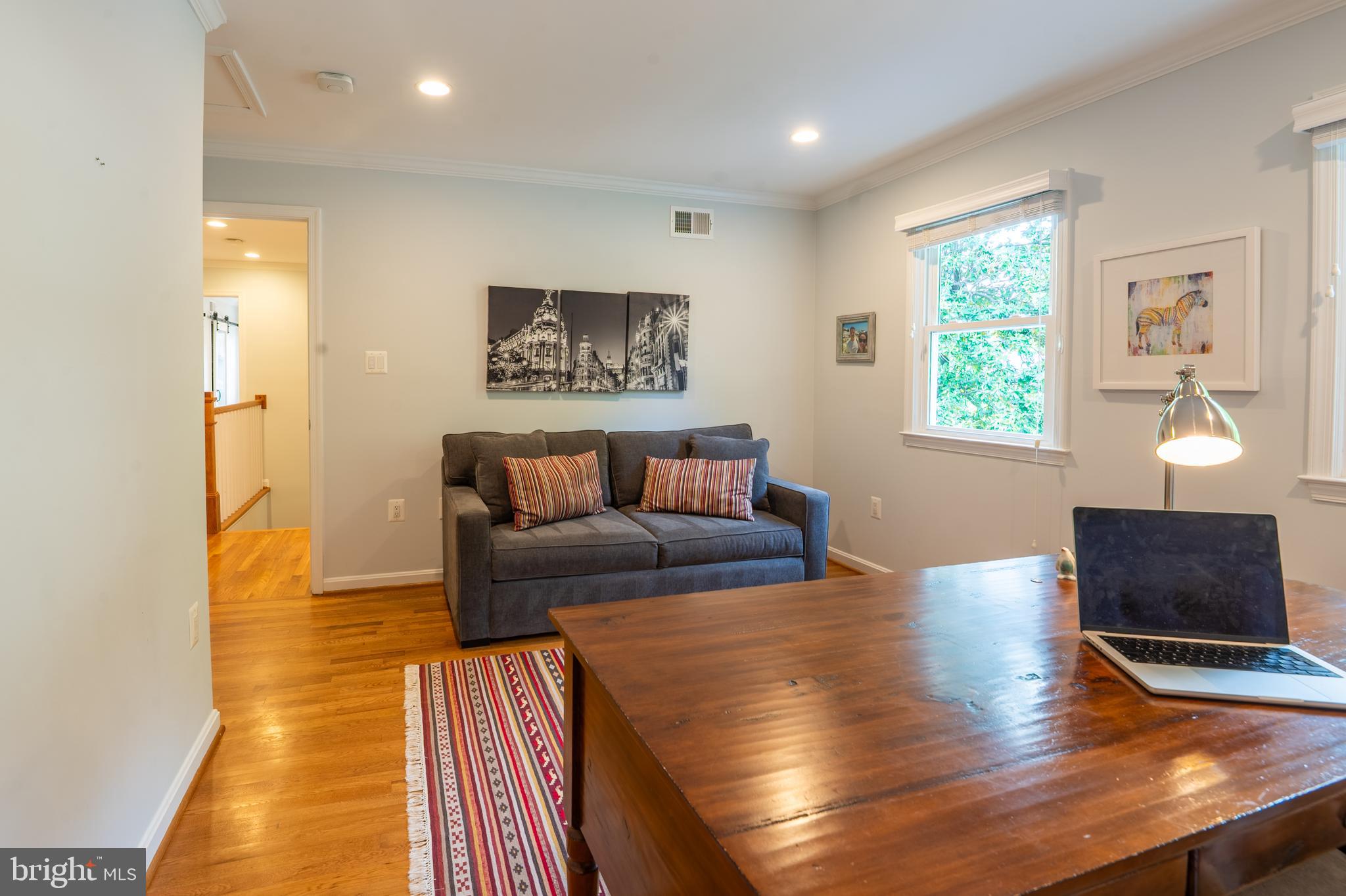 MCLEAN KNOLLS - Residential