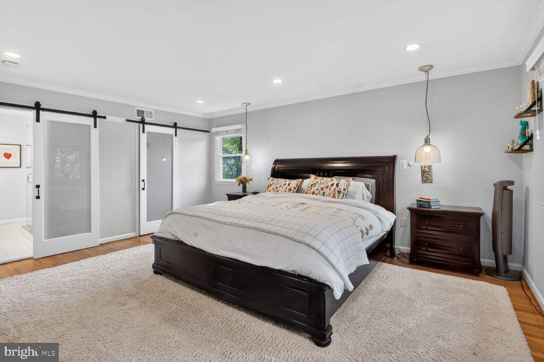 MCLEAN KNOLLS - Residential