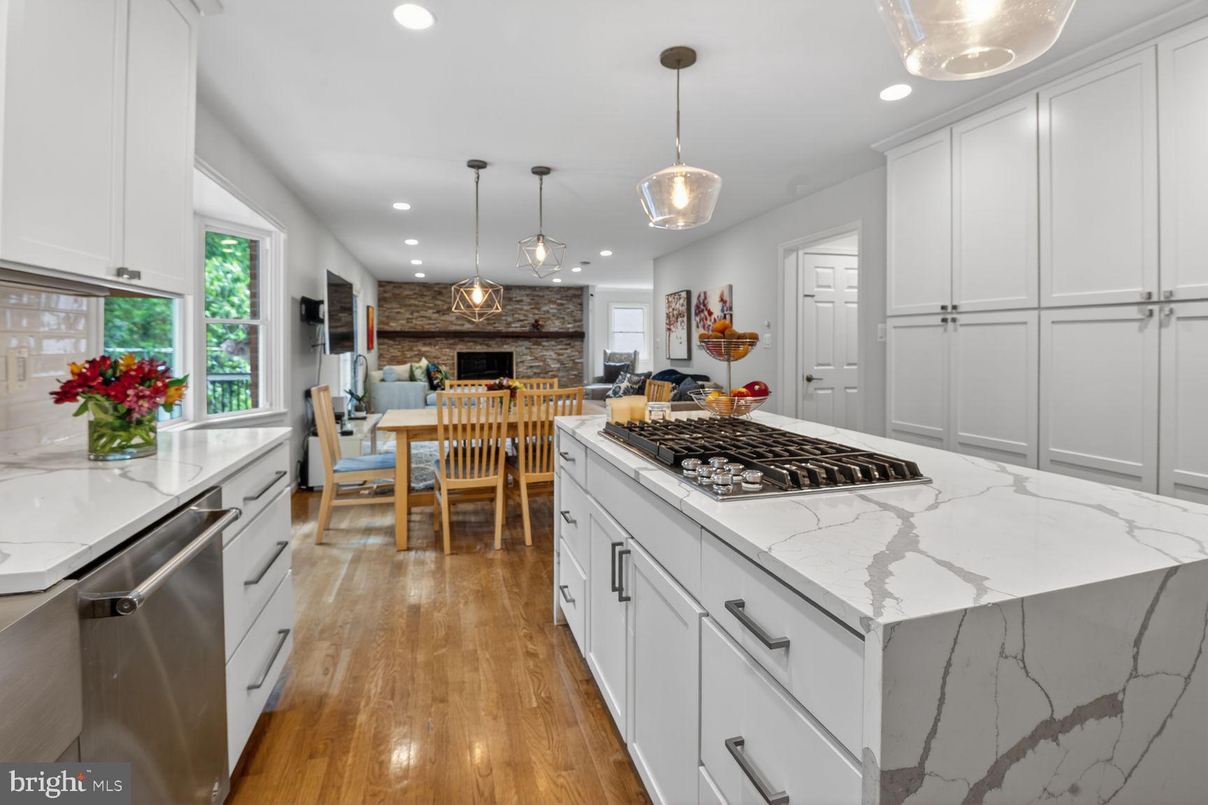 MCLEAN KNOLLS - Residential