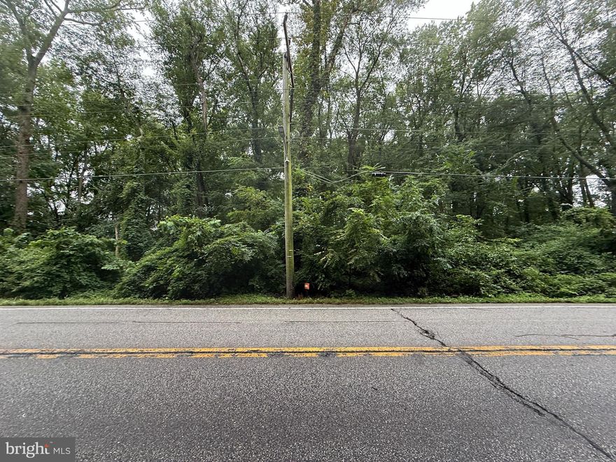 2.79 Acres of Residential Land in Edgewater, Maryland – $149,900.
Seller financing available with flexible terms and no closing costs.

Located on Mayo Road, this 2.79-acre parcel is zoned Residential (R1) and offers an excellent opportunity to build your dream home or invest in land. The property is approximately 1.07 miles from Rhode River Marina and only a 35-minute drive to Washington, DC. Legal description: 2.77 Acres Mayo Rd Mayo. GPS coordinates: 38.9067690, -76.535771.

Enjoy the perfect balance of privacy, natural surroundings, and accessibility. This property provides easy access to local marinas, shopping, dining, and the Chesapeake Bay lifestyle that makes Edgewater a desirable place to live.