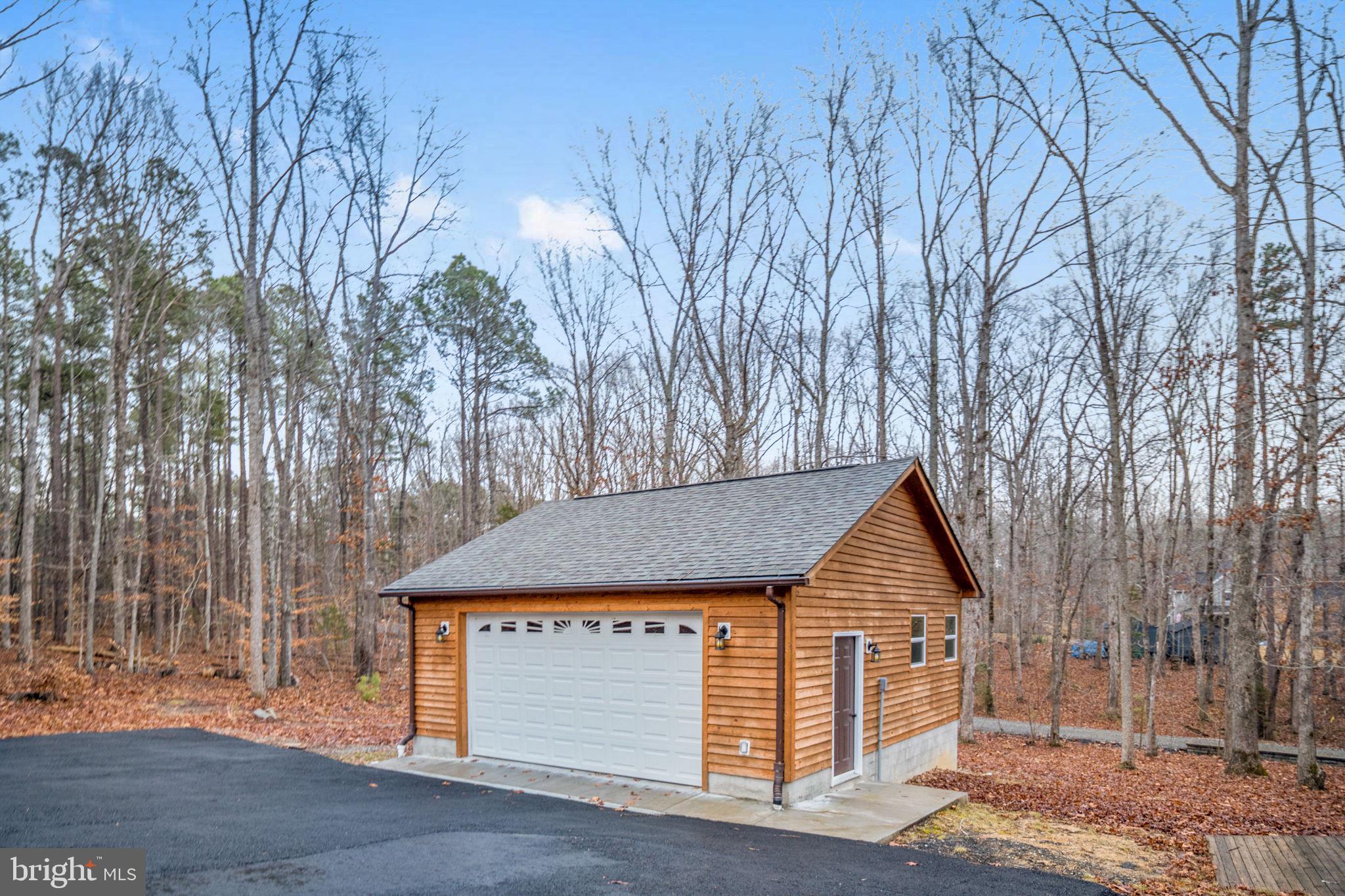 HORSESHOE COVE - Residential