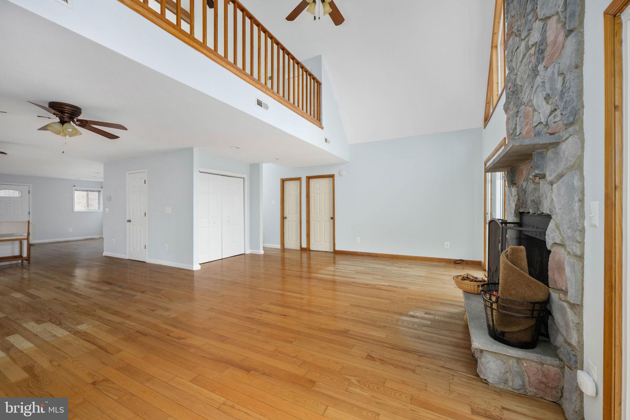 HORSESHOE COVE - Residential