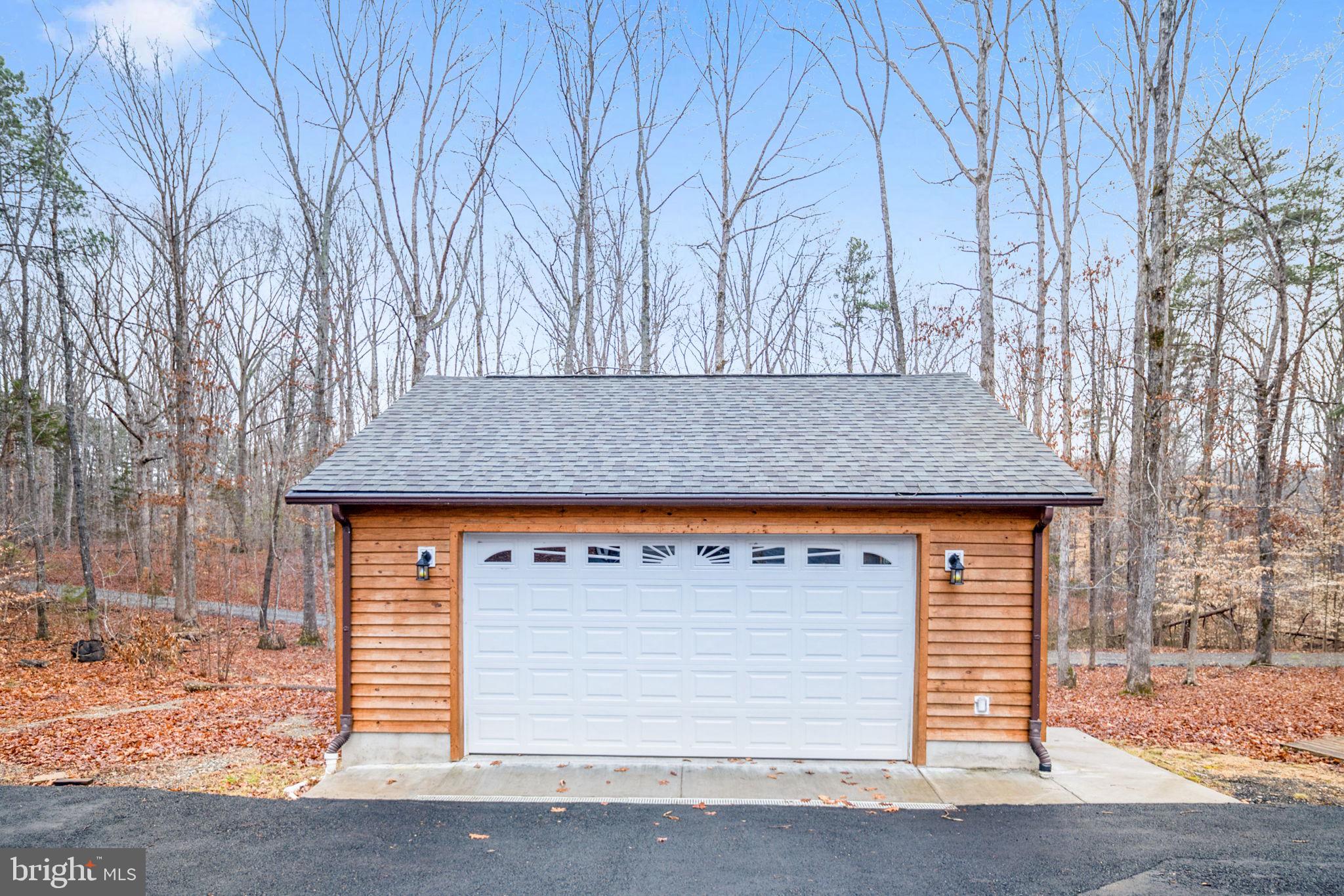 HORSESHOE COVE - Residential